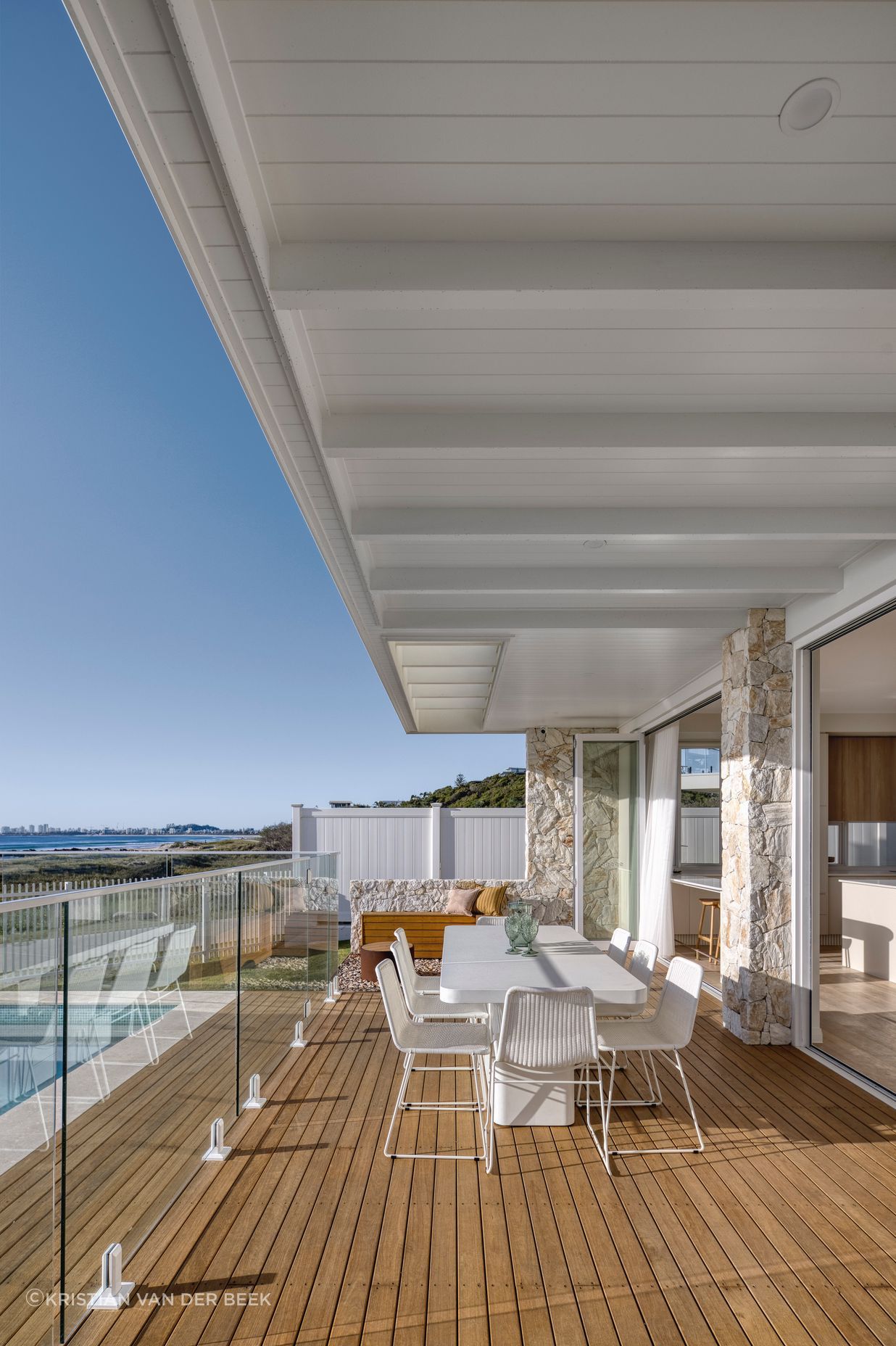 Outdoor entertaining with uninterrupted ocean views | Habitat Studio Architects