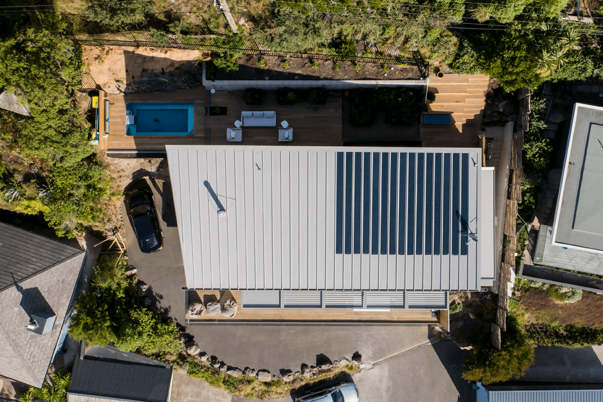 Solar-Rib was specifically designed to carry Dimond Roofing’s PVL solution. Due to the extra width between the ribs, the PVLs sit within the pan of the tray, while cables sit unobtrusively under the ridge line.