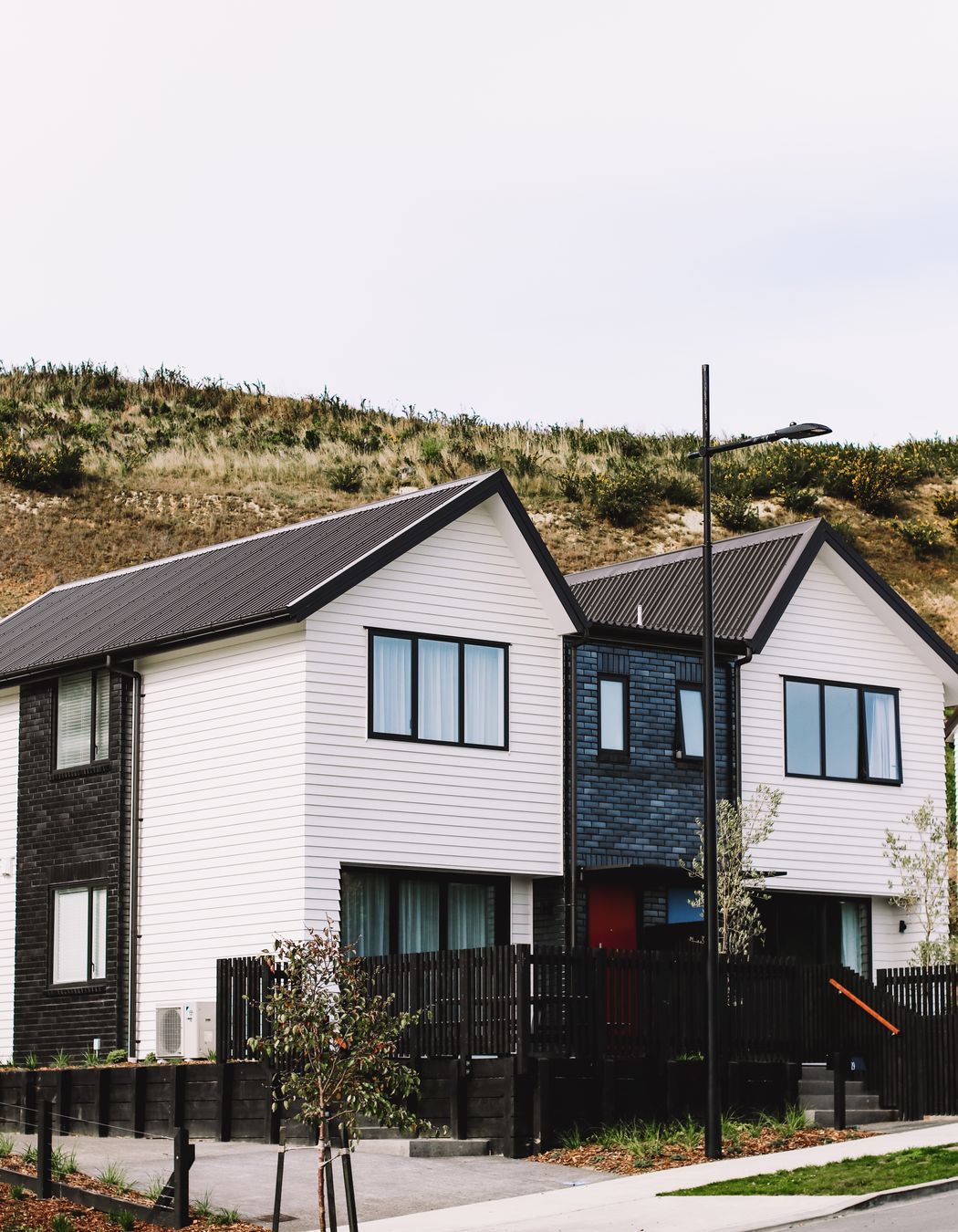 The houses are interlinked by reserve areas, protected woodlands and recreational parks, offering residents a true sense of community.