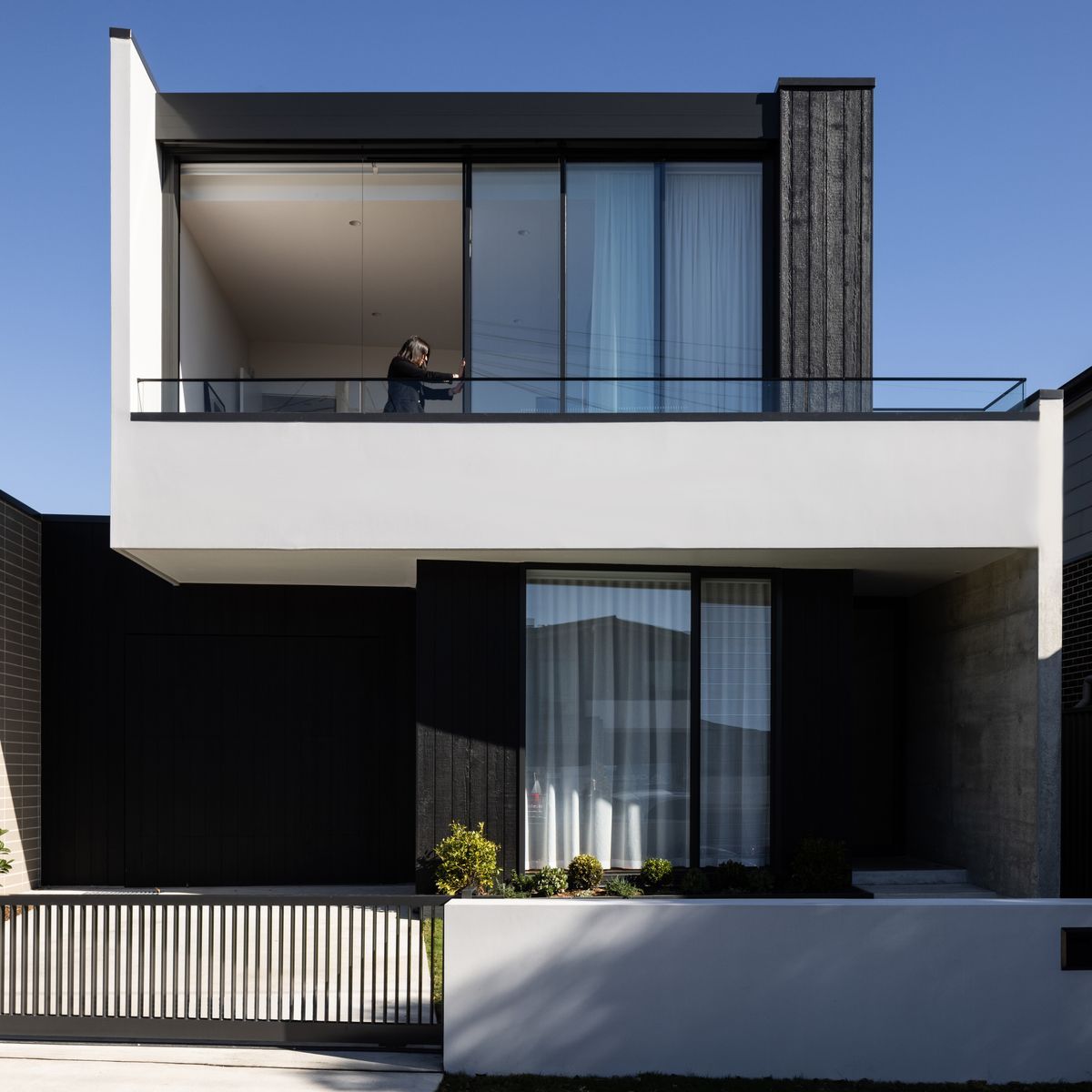 Compression and release create a dynamic abode on a compact site in Sydney’s inner-west