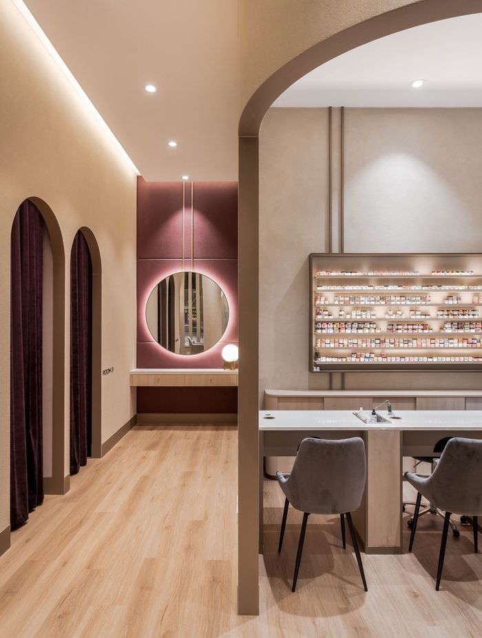 Trending curves and arches offer a relaxed and sophisticated space for clients.