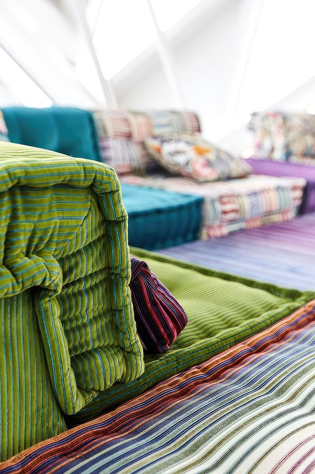 Mah Jong modula lounge sofa.