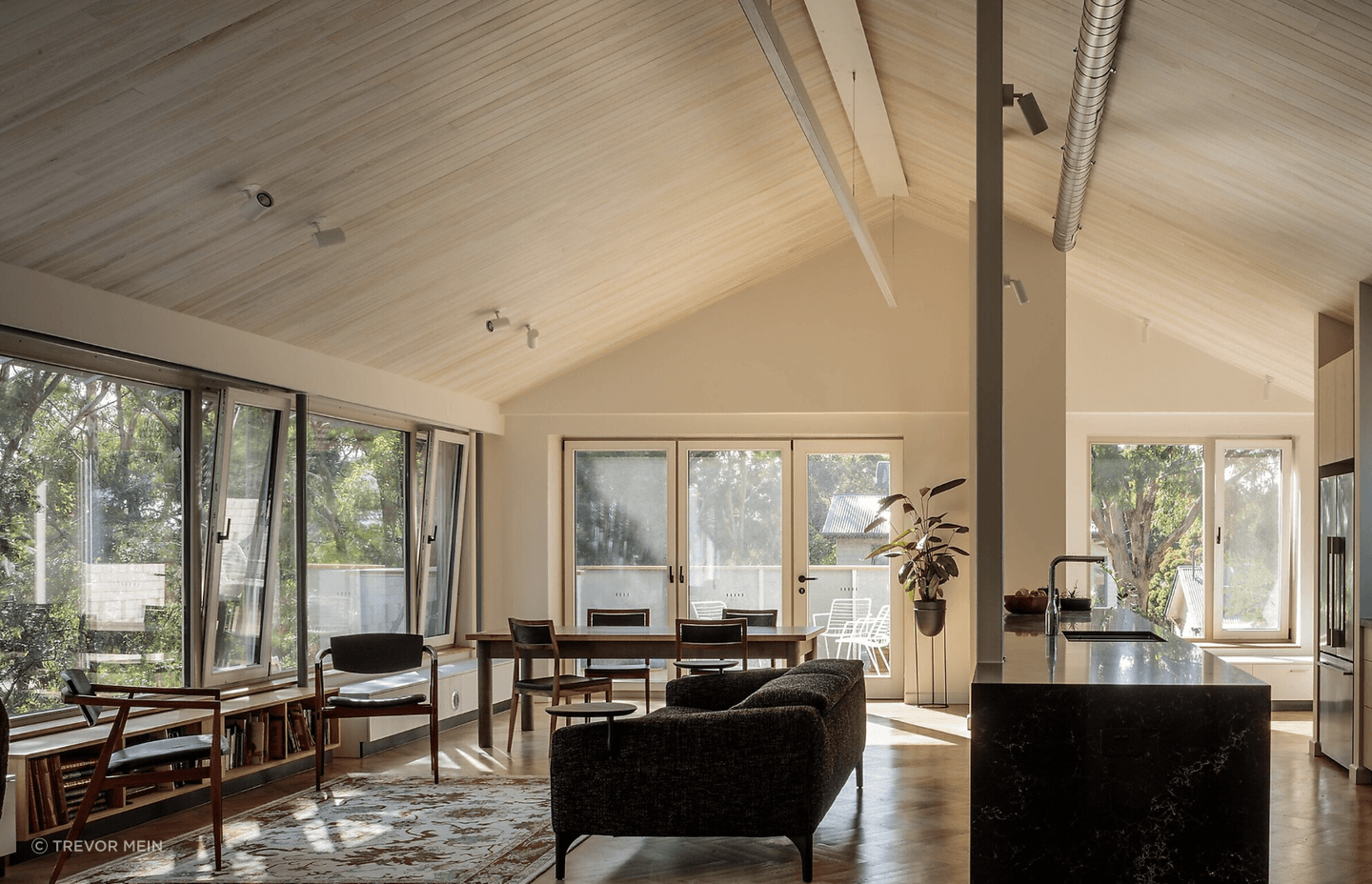 The homeowners wanted a low-energy house they could enjoy over a long period of time, a home that would outlive them, that would be comfortable and timeless.