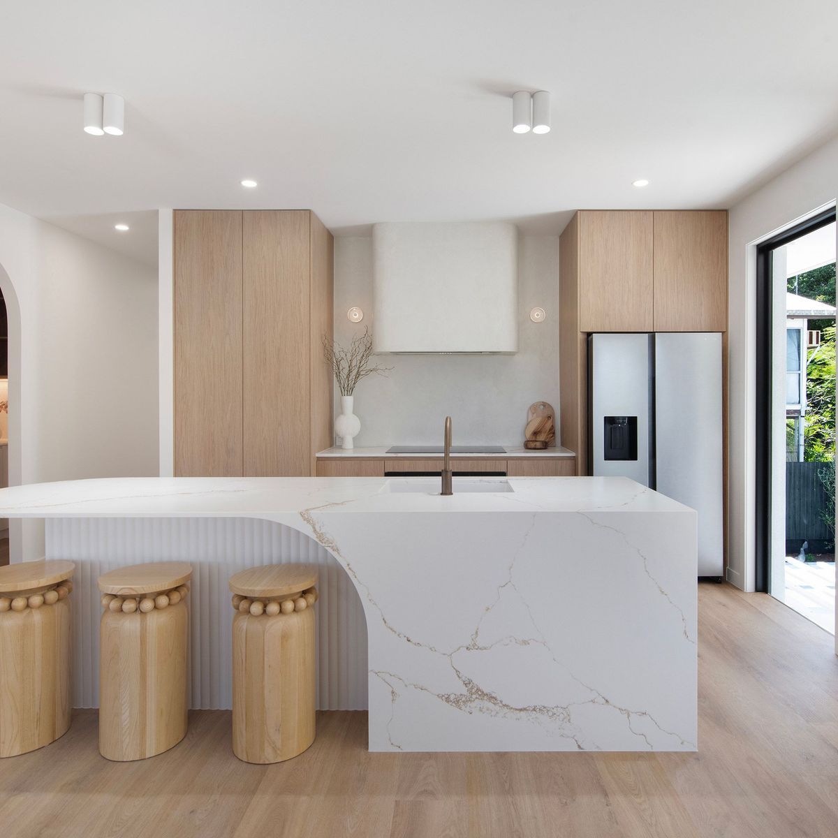 Innovative, earthy and curved: explore the stone trends of 2025