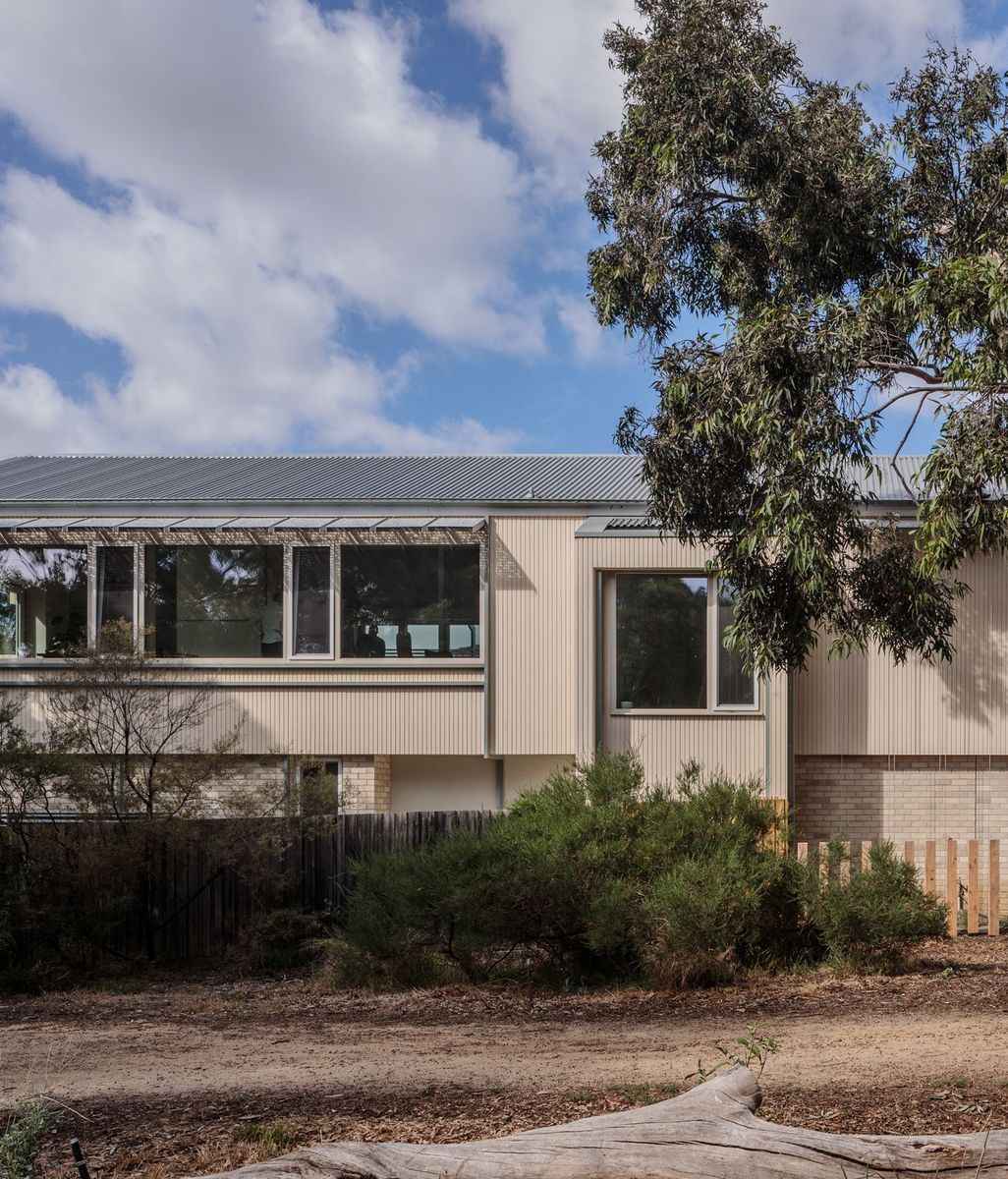 An inner-city Melbourne Low Energy House that blurs the boundary between private home and public space