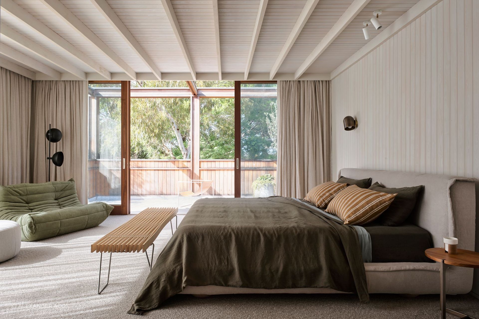 Spotted Gum House by Alexander &amp; Co. | Photography by Anson Smart