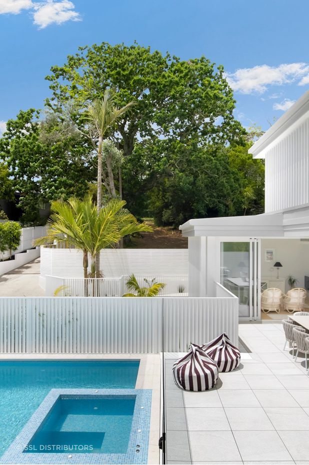 White Sands features a white finish with subtle black and grey marbling throughout.