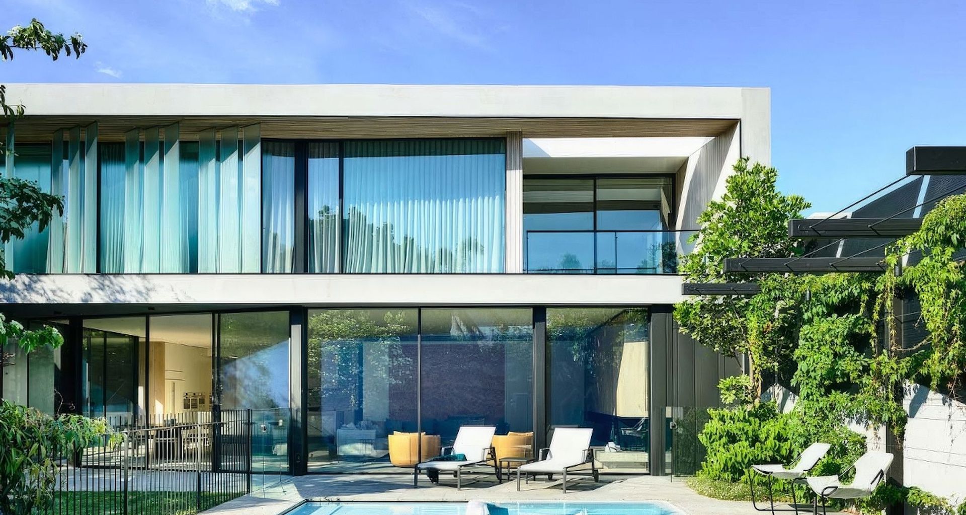 2K Limited's new range looks like steel but is constructed of aluminium, producing a cost-effective yet architecturally impressive result.