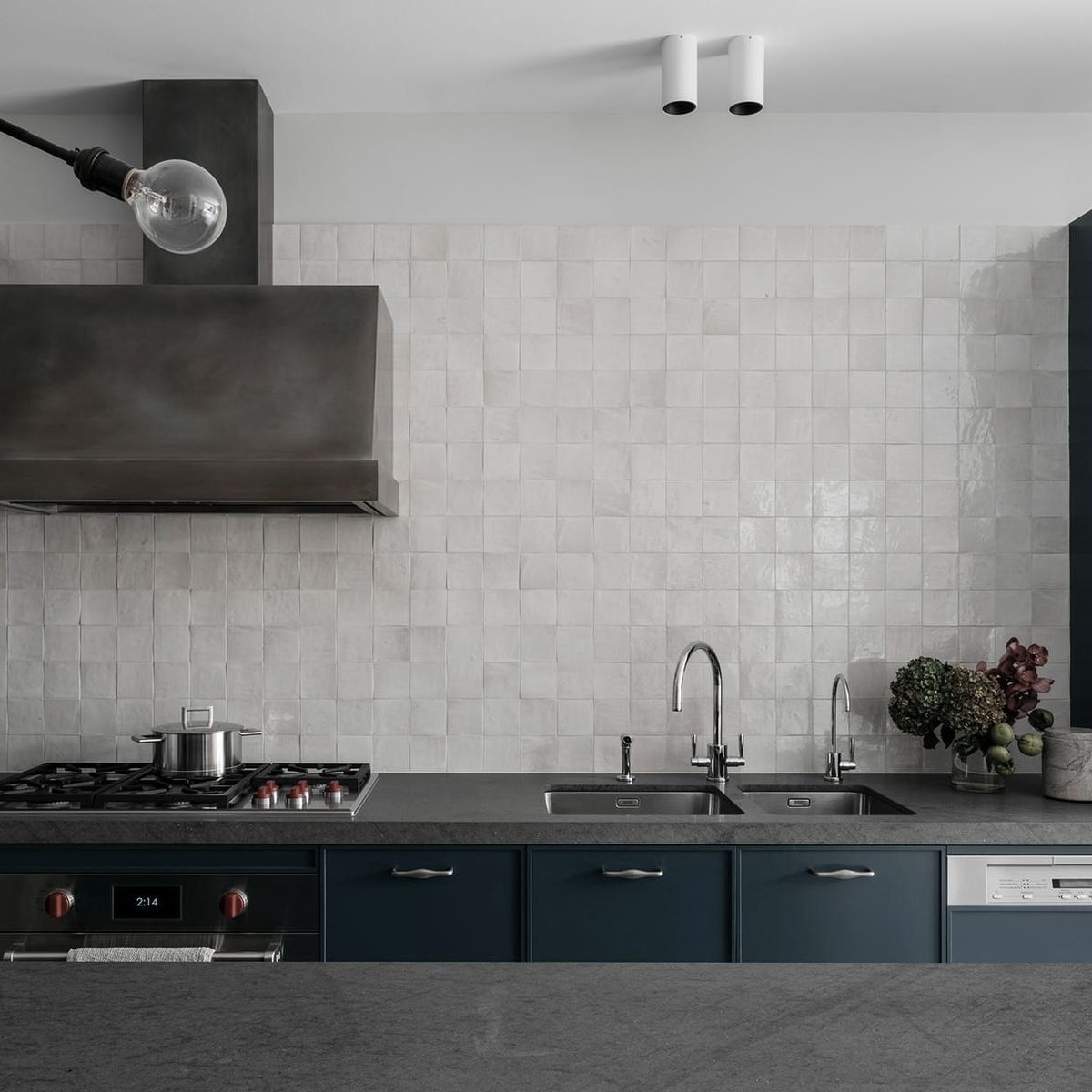 How to select the right cabinet hardware for your home