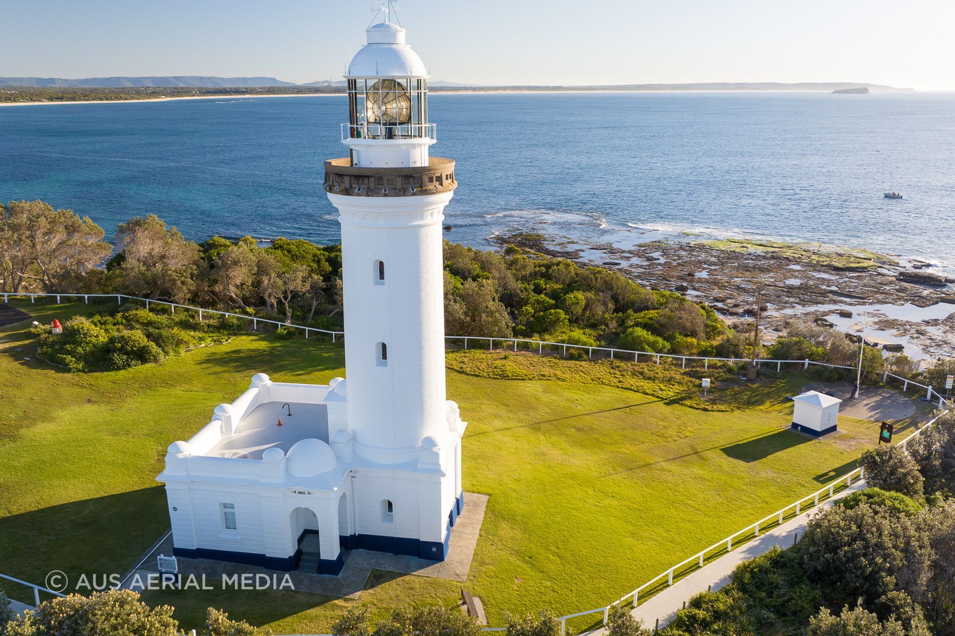 Norah Head Lighthouse | Dulux Acratex AcraSkin® in Dulux Vivid WhiteTM And Dulux Blue Lobelia