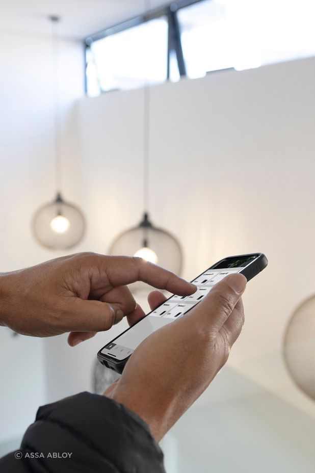 Aeron allows users to control high-up, out-to-reach windows with a simple click.