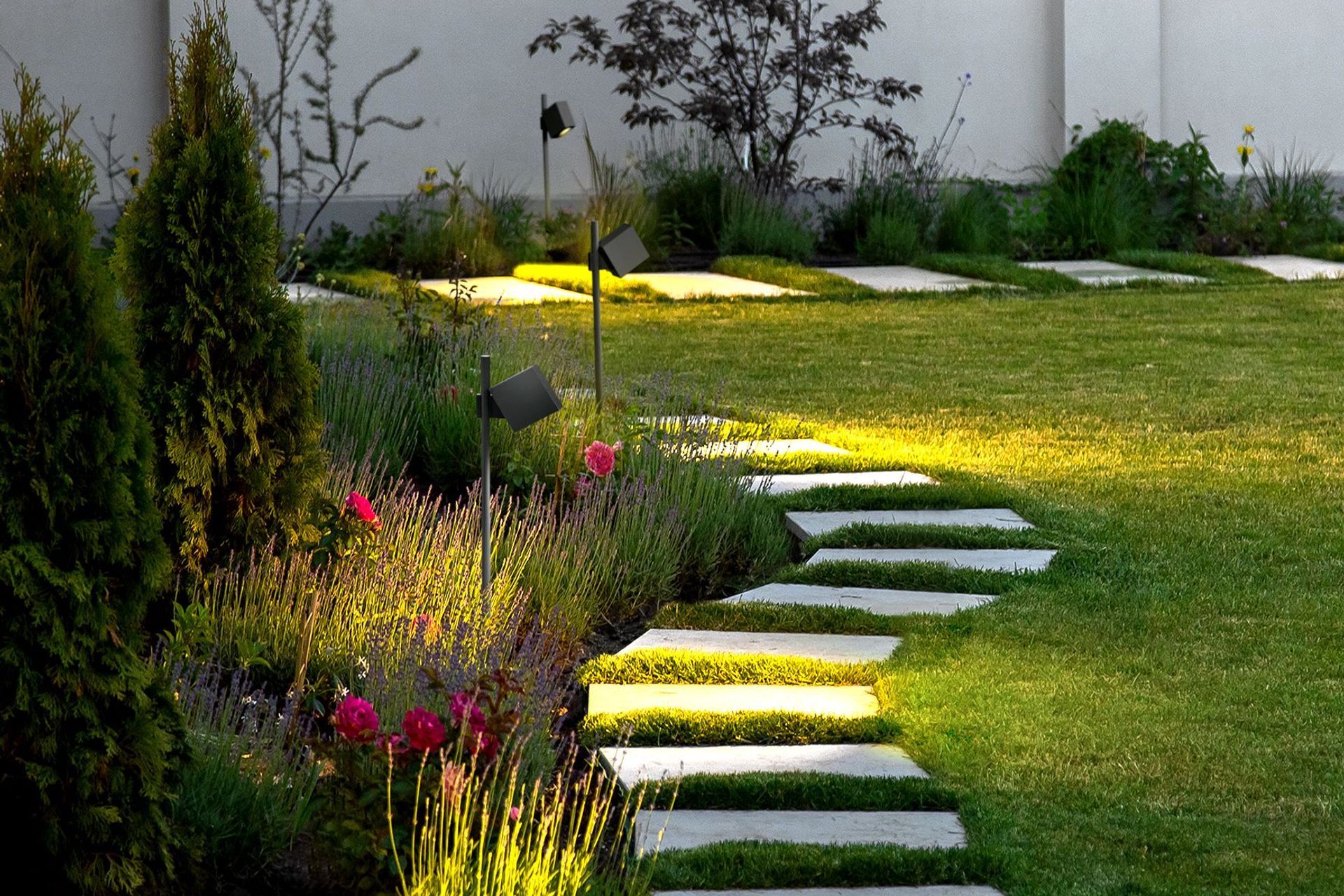 The beautifully designed Applique Bollard will stylishly light up any outdoor space