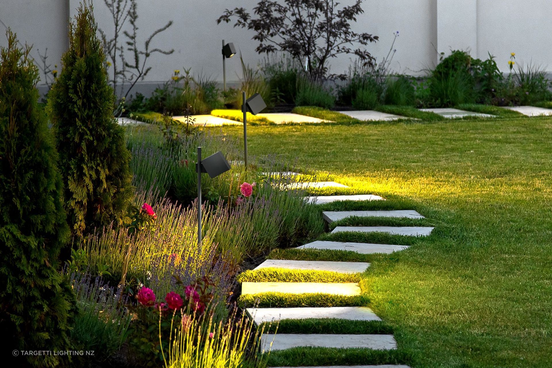 The beautifully designed Applique Bollard will stylishly light up any outdoor space
