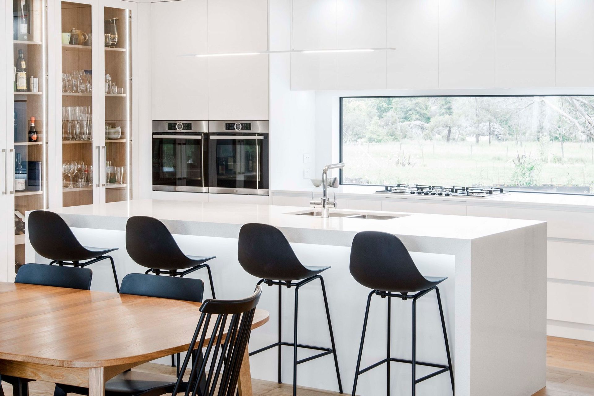 Intended to mimic the natural light experienced on a clear day, natural white LED lighting is suited to contemporary design styles. Project by Bays Joinery, Stoke, Nelson.