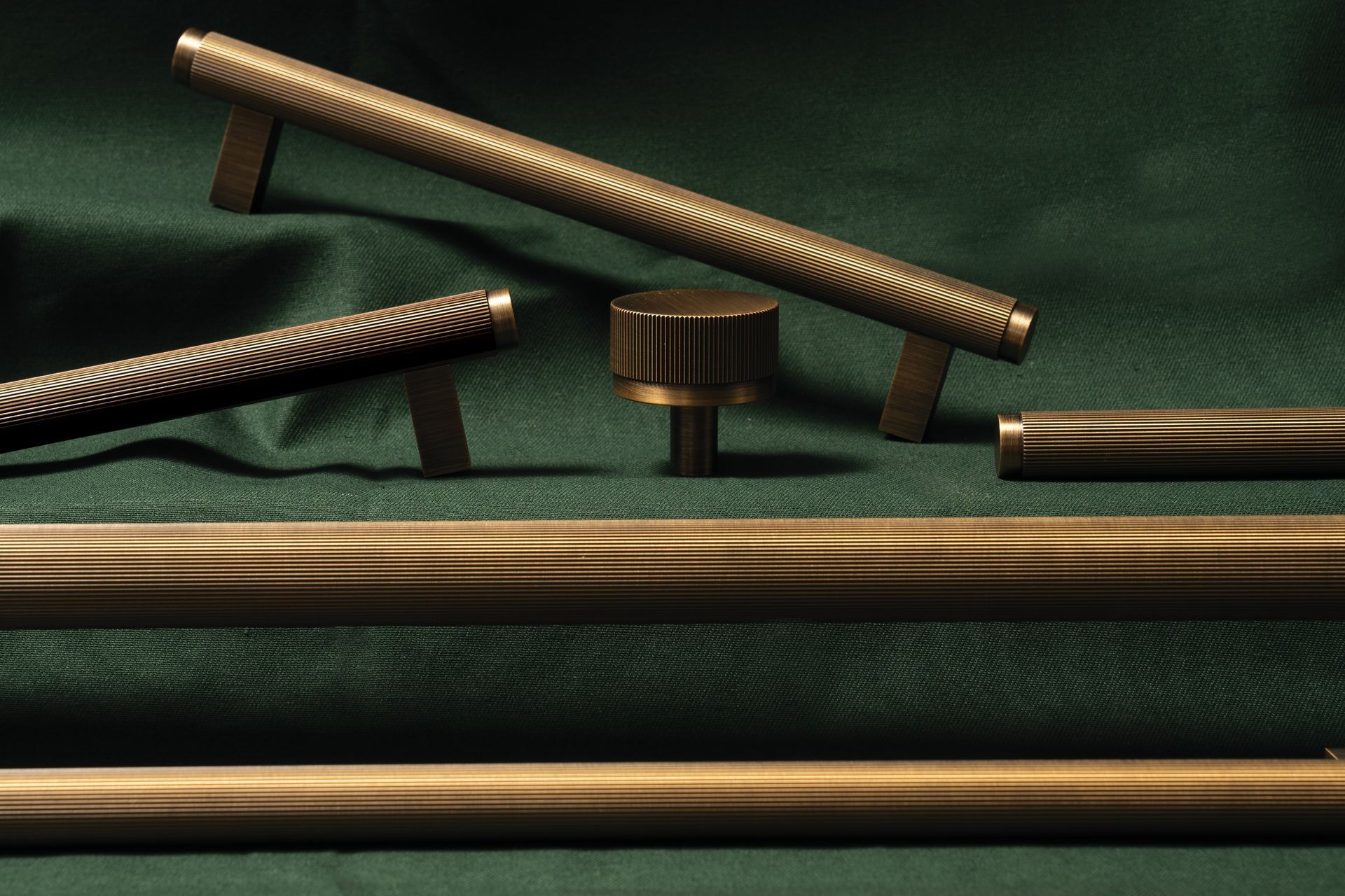 The ribbed handle design has become popular in kitchen hardware | Furnware Group