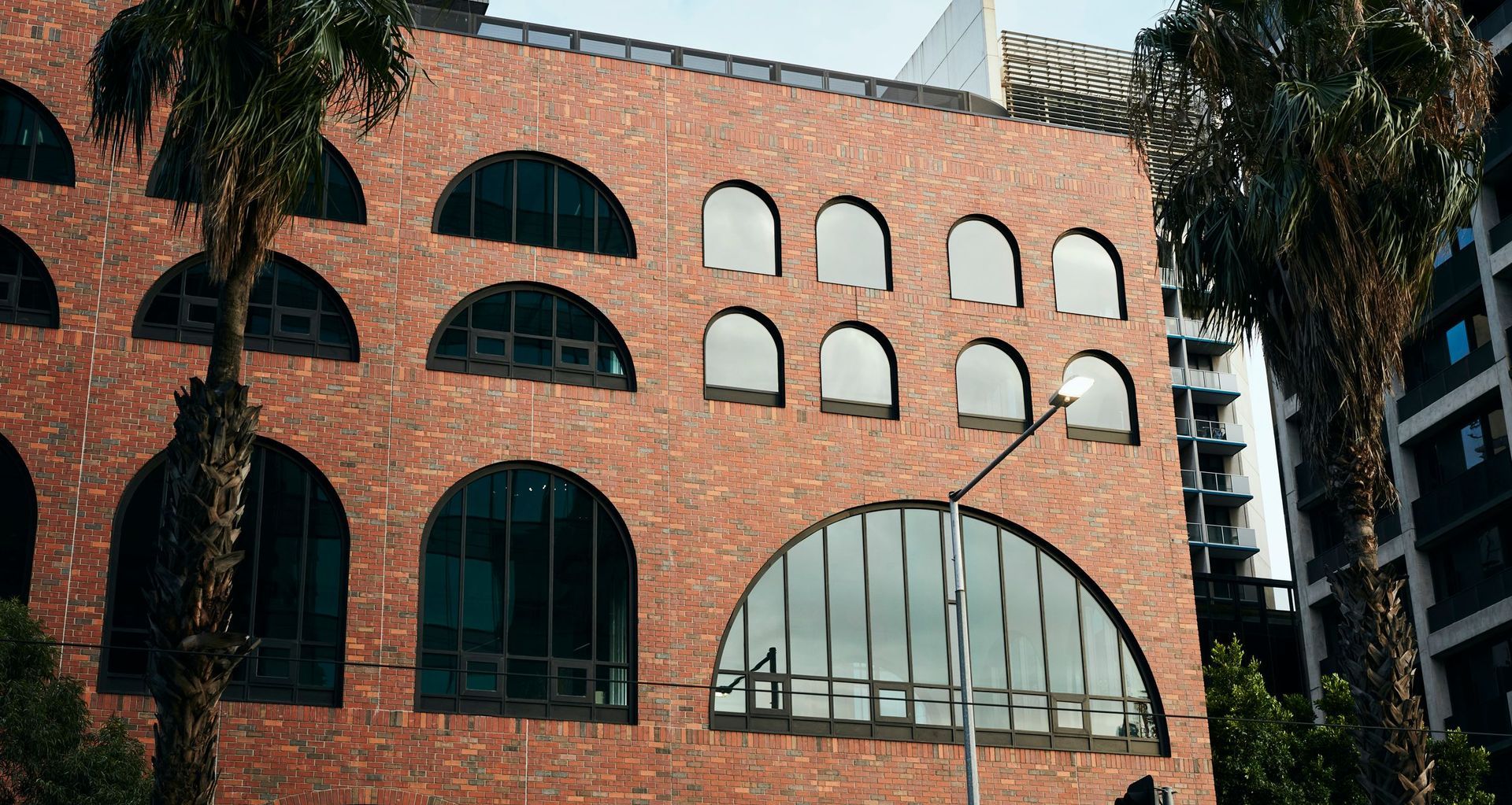 Escala NewQuay brings the quintessentially-Melbourne laneway design and thinking to Docklands thanks to Robertson's Façade Systems.