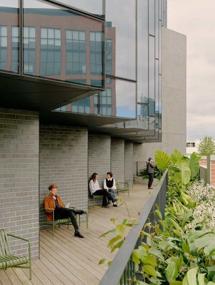Brick Inlay provided the flexibility needed to meet Fieldwork's unique facade design.