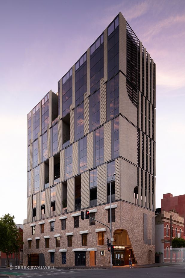 This rustic grey Brick Inlay podium at 51 Langridge gives a clear nod to Collingwood’s industrial past.