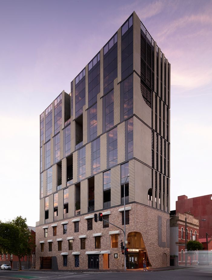 This rustic grey Brick Inlay podium at 51 Langridge gives a clear nod to Collingwood’s industrial past.