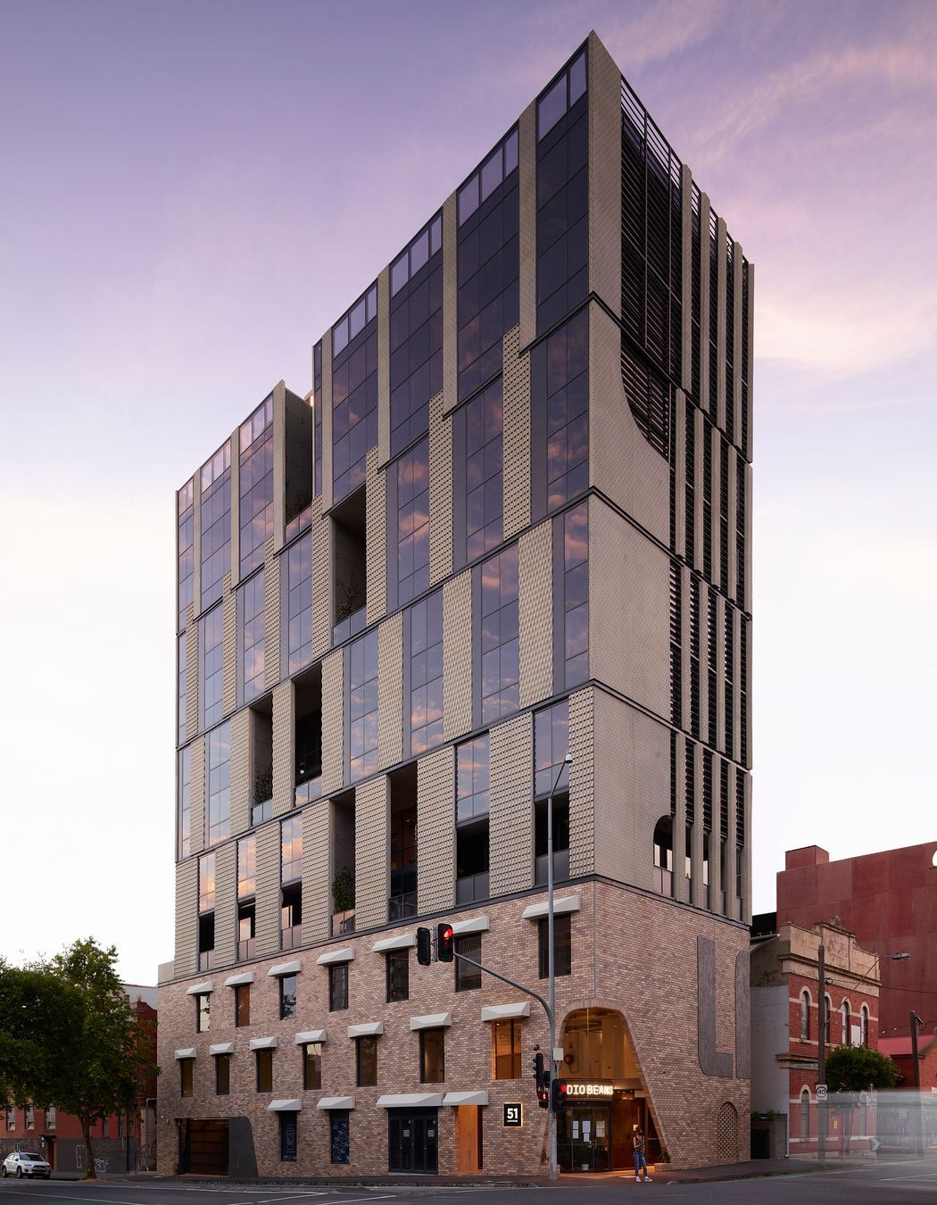 This rustic grey Brick Inlay podium at 51 Langridge gives a clear nod to Collingwood’s industrial past.