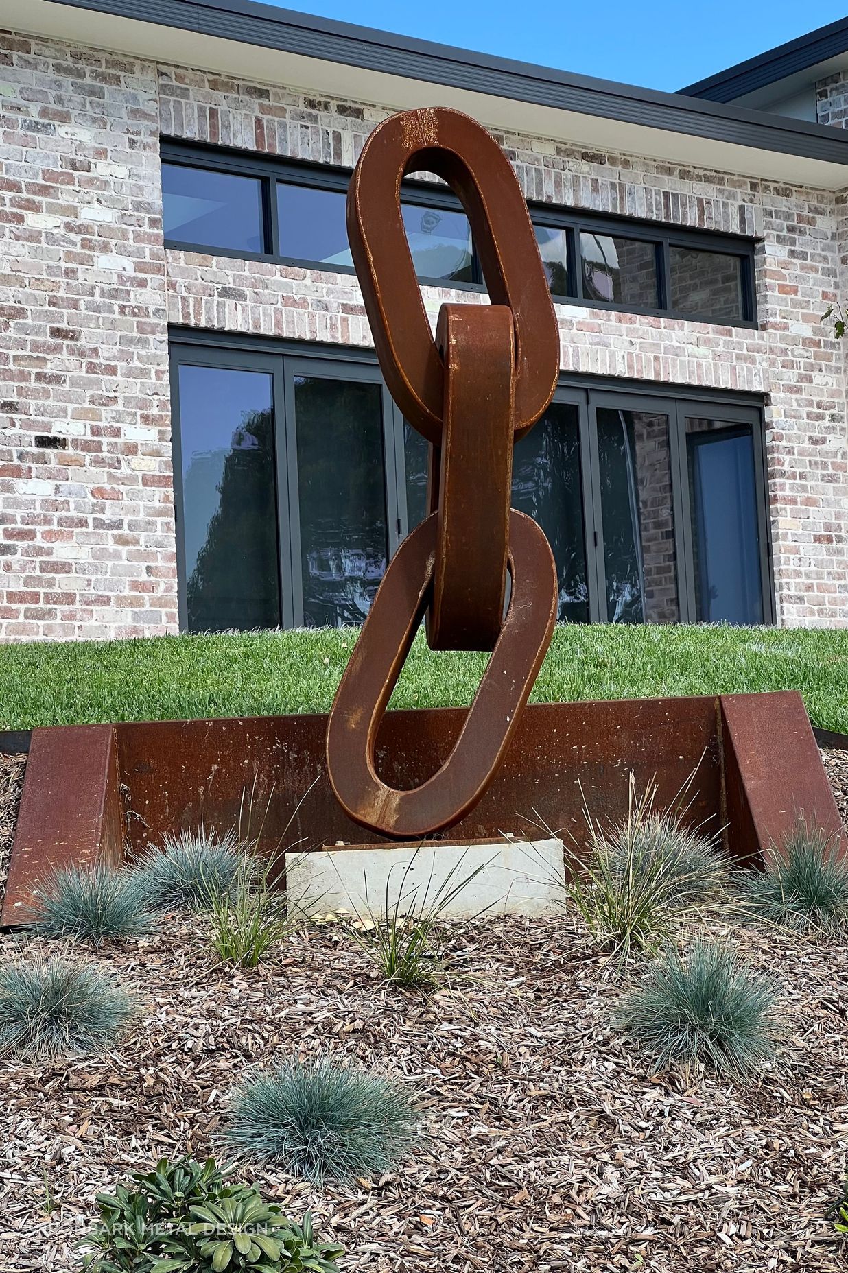 The Chain sculpture by Ironbark Metal Design