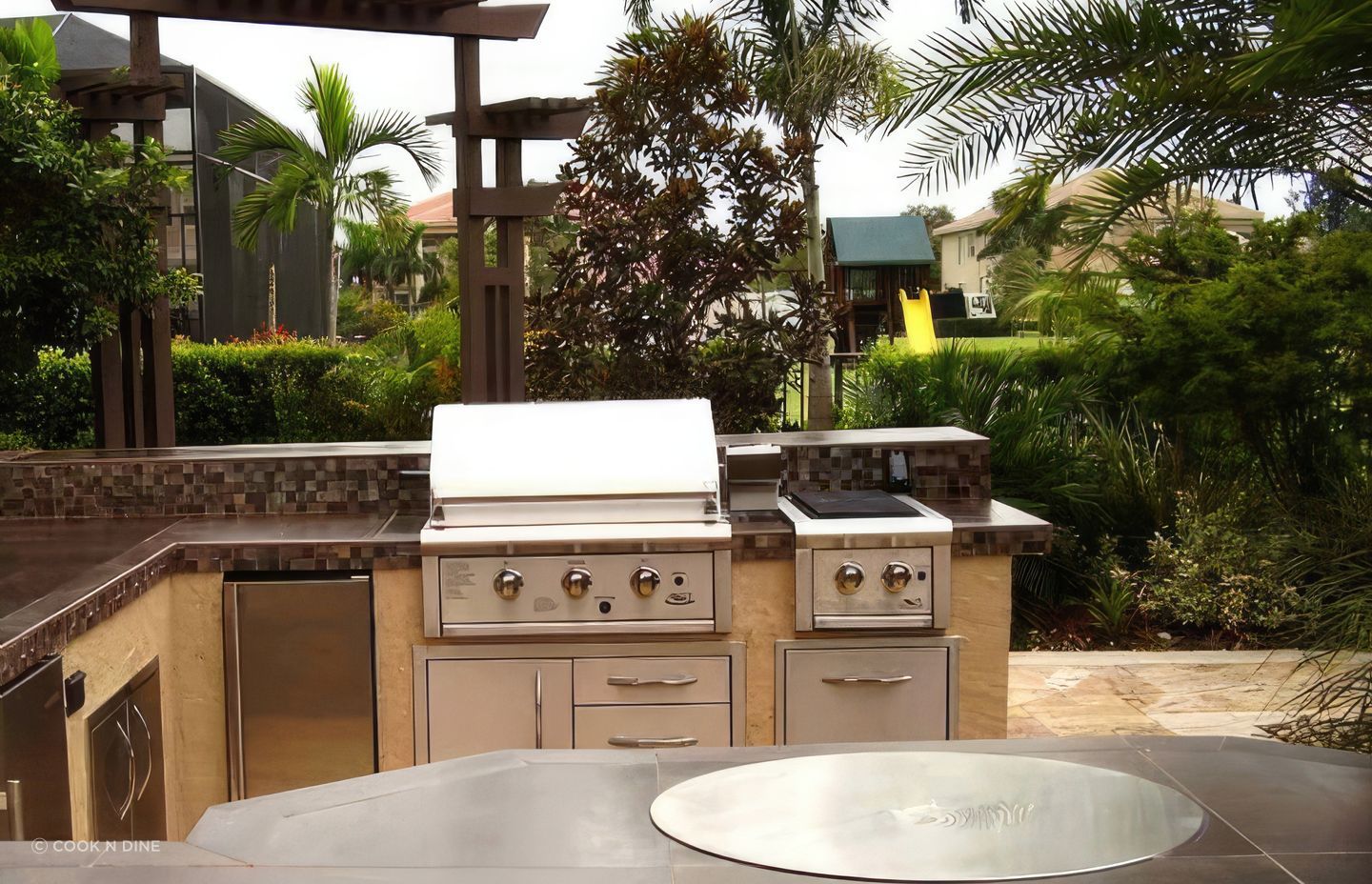 Cook N Dine’s high-quality built-in teppanyaki grills are robust, safe and compliment all varieties of indoor and outdoor settings. By getting the grill built into whatever surface you choose it will integrate seamlessly with the rest of the room. They come in both round and rectangular options in a range of sizes.