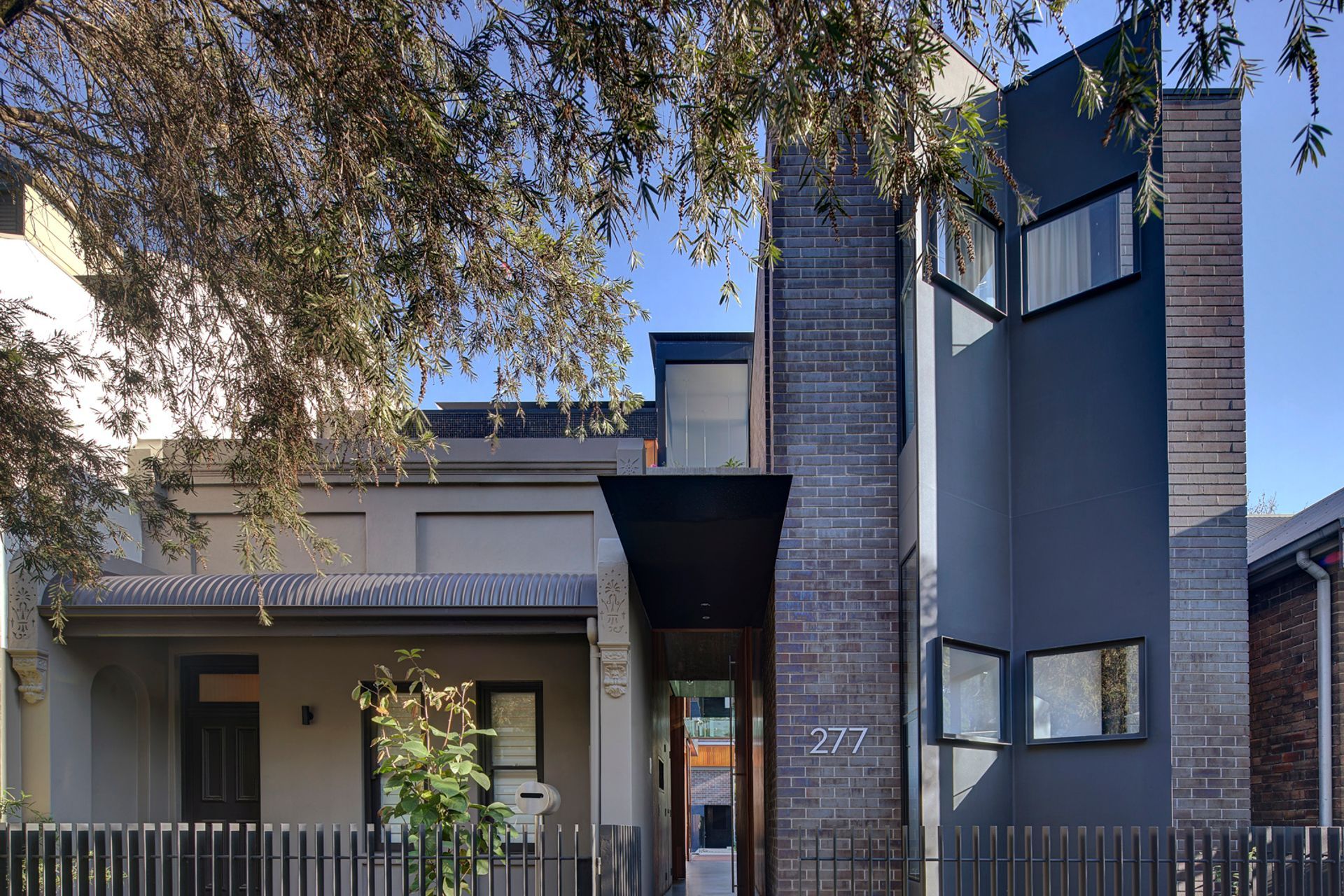 European influences and dramatic design with Spiegel Haus in Sydney - Photography: Brett Boardman