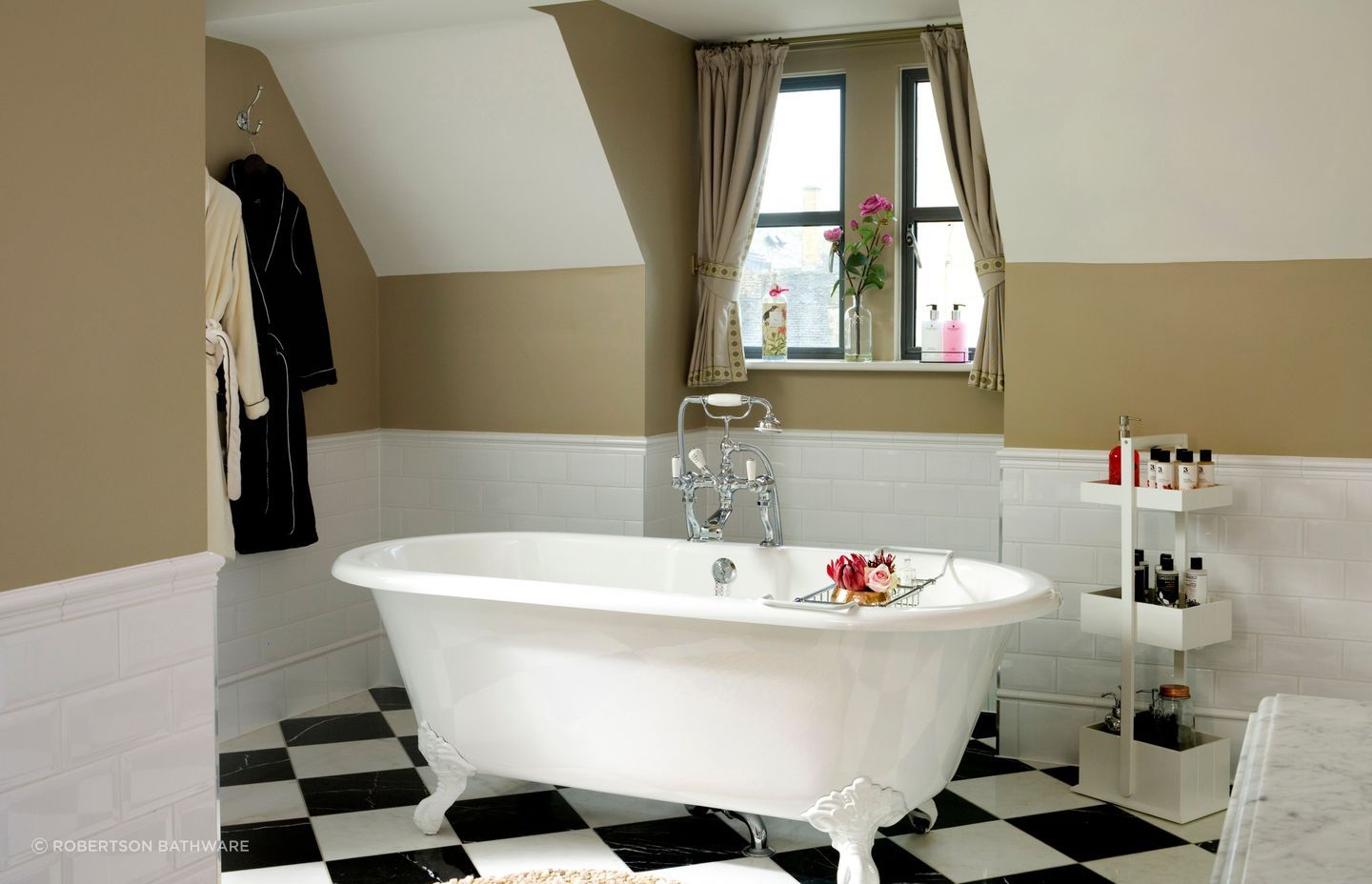 The Cheshire Claw Foot Tub in the Victorian double ended roll top style is a timeless classic.