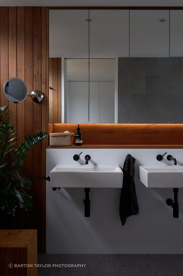 Indirect bathroom lighting