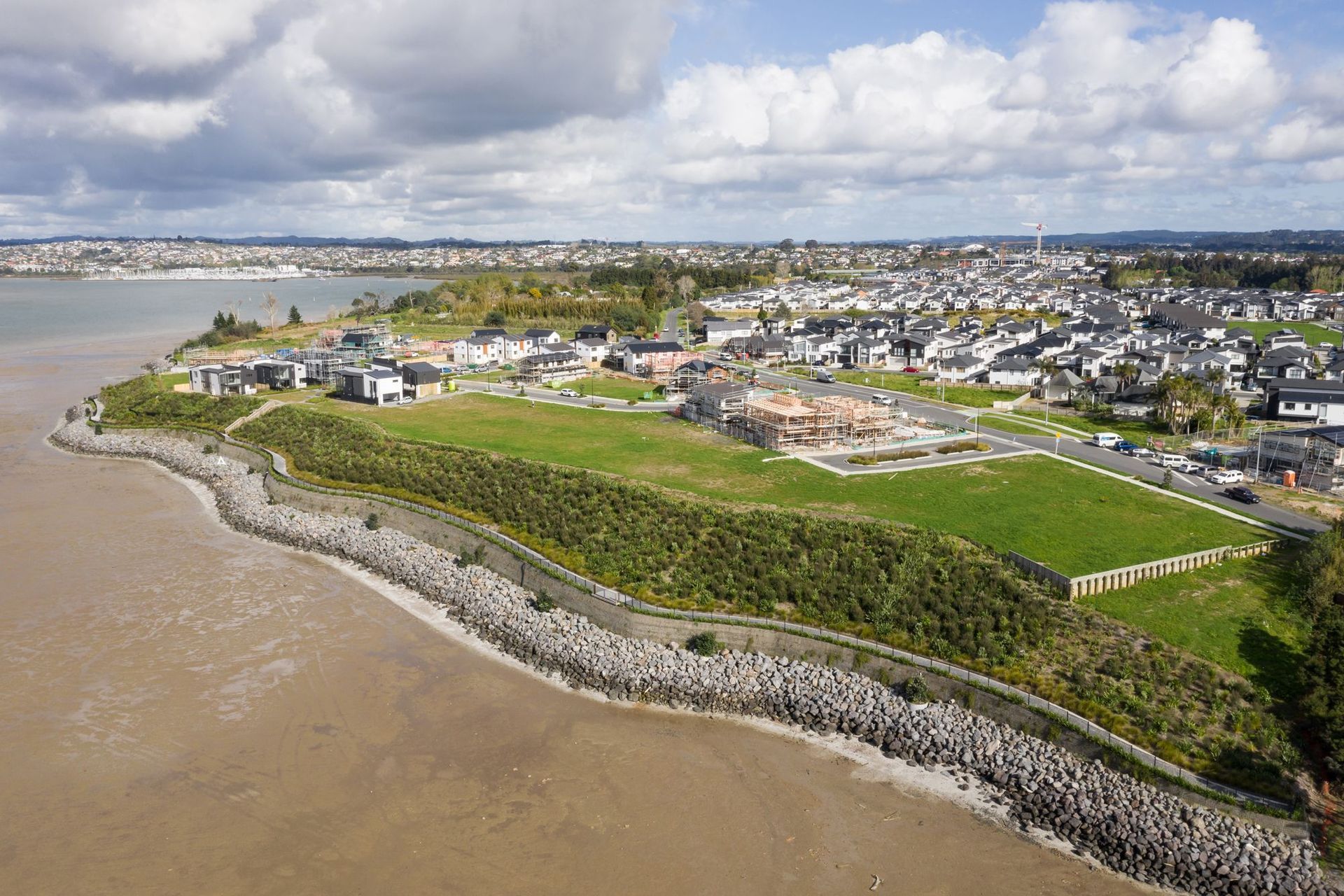 Due to the geographic and coastal nature of Scott Bay, CPMC had to resolve an array of challenging geotechnical aspects.