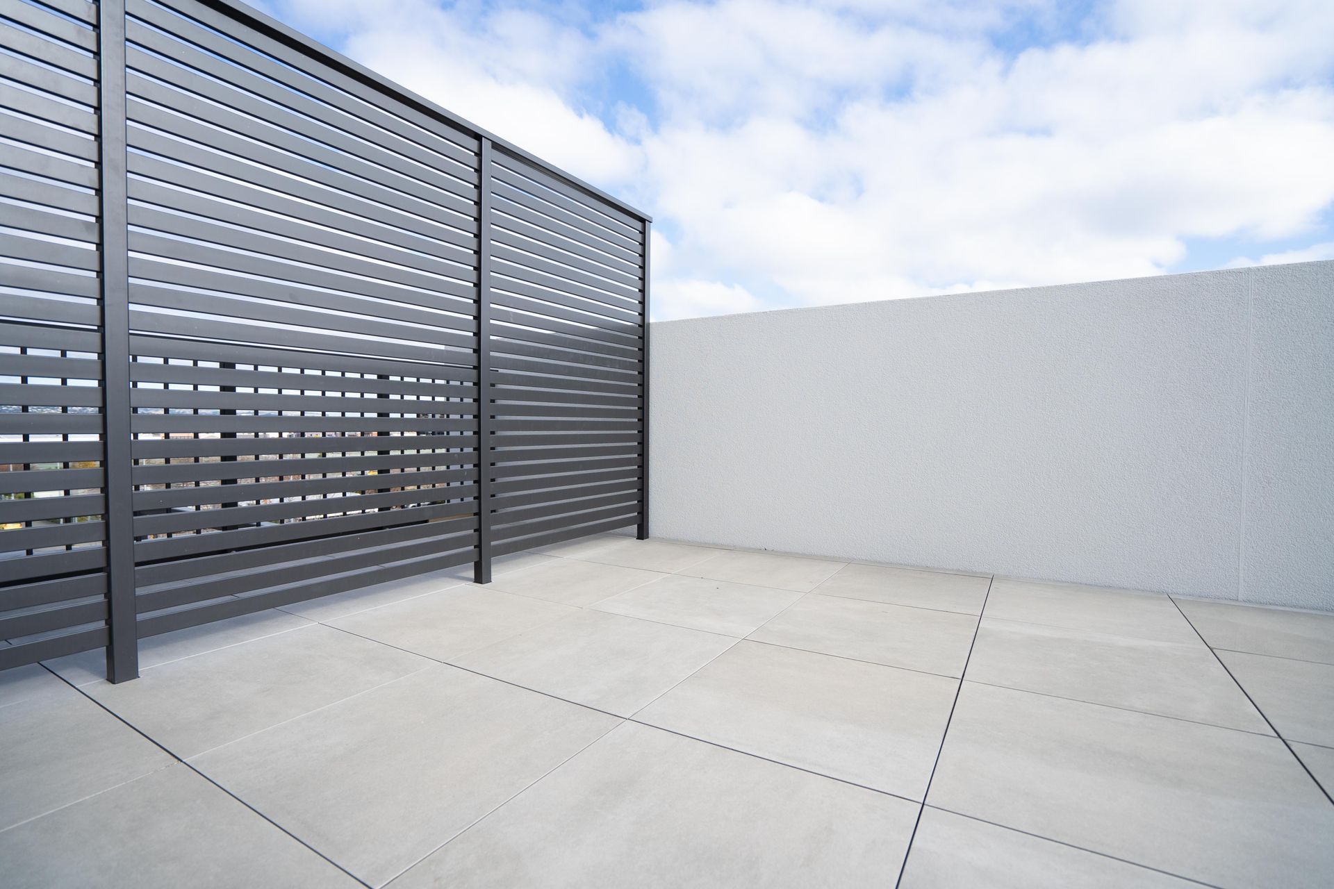 With a core colour palette of 13 unique shades readily stocked, the CMP porcelain collection caters to numerous design styles.