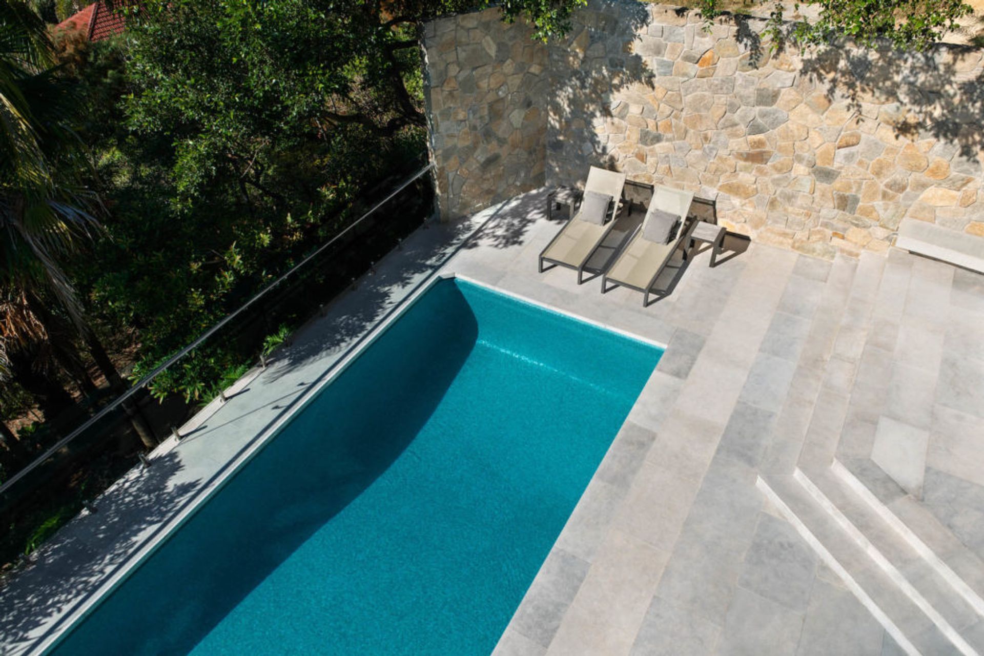 Whale Beach by KMD Outdoor Construction