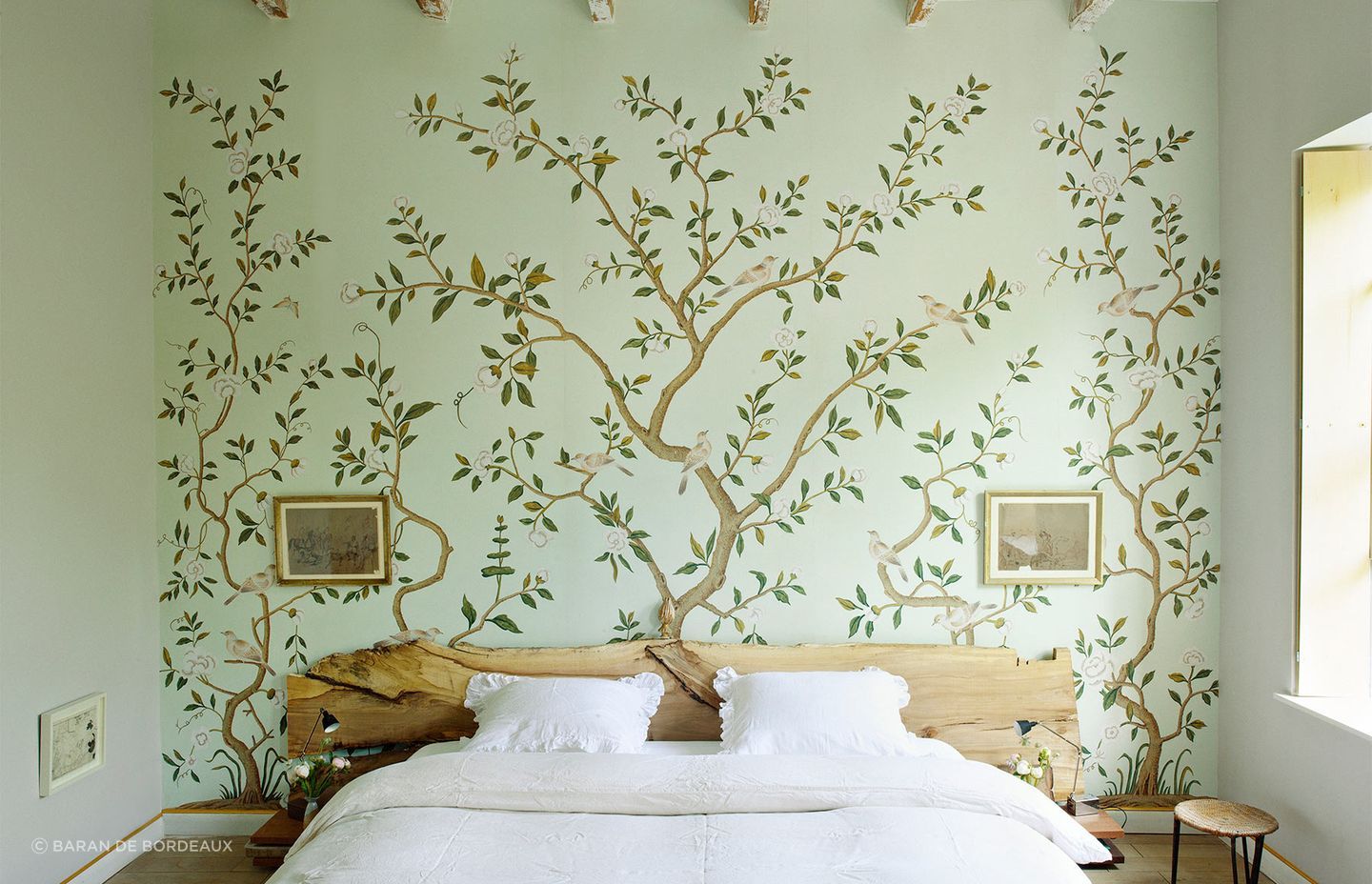 Inspired by the Prima Ballerinas' dressing room in Sweden’s Drottningholme Palace, the De Gournay Gustavian Garden Wallpaper is a beautiful choice.