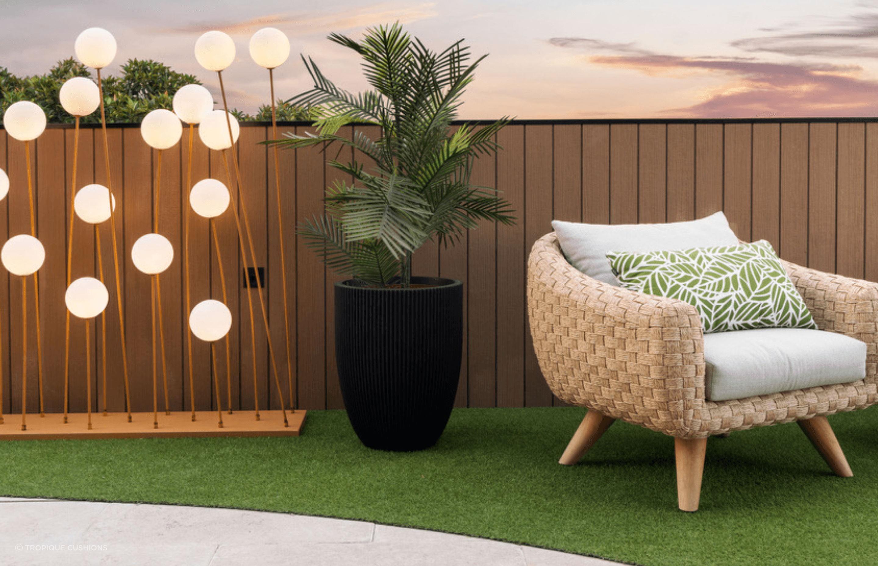 How to select outdoor cushions with highquality, weatherresistant fabrics