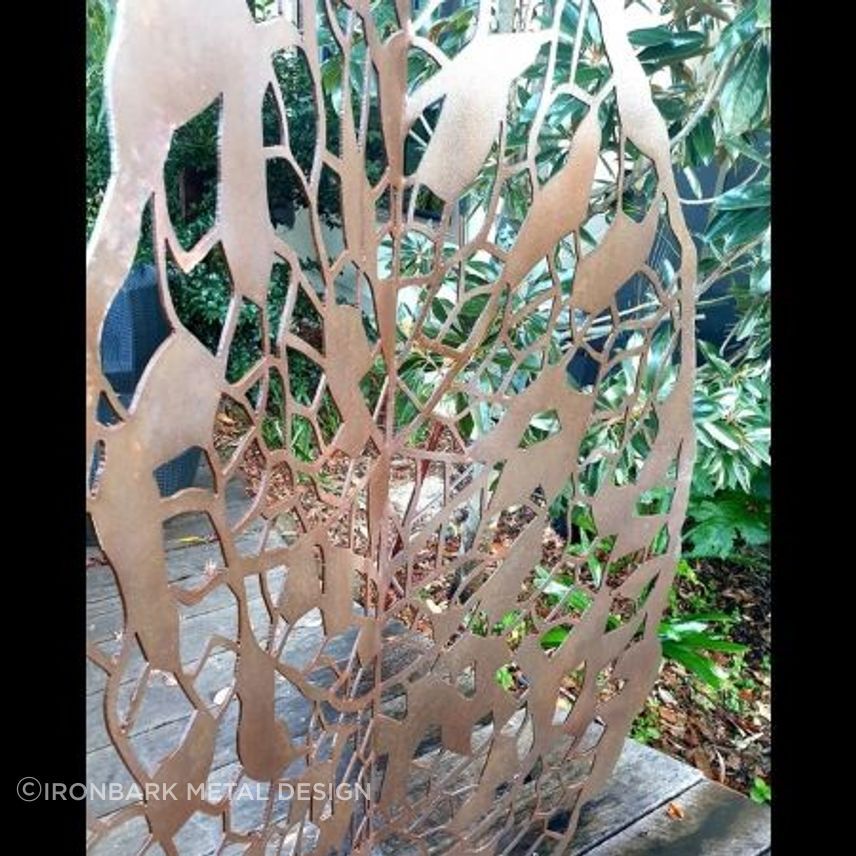 Fall-Leaf-Sculpture-in-Rusted-Steel-Close-Up-copy.jpg