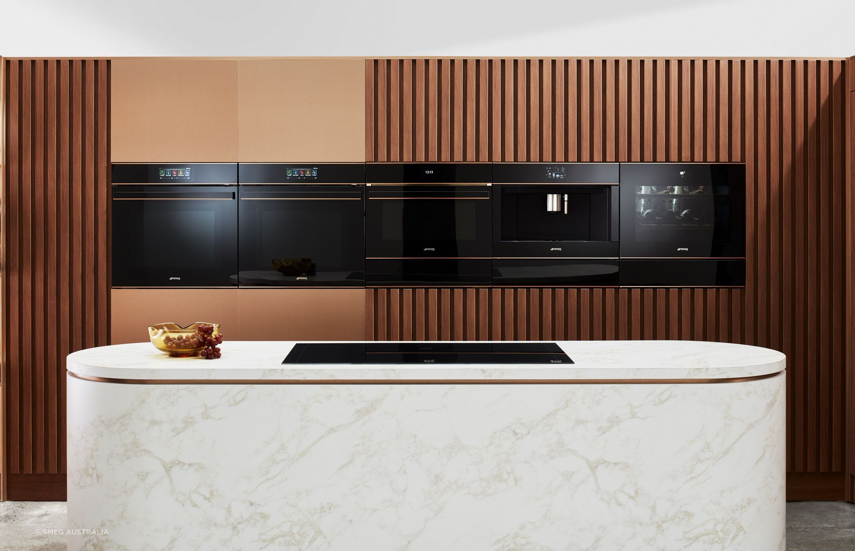 Designed and produced in Italy, Smeg ovens captivate with beautiful design and peak performance