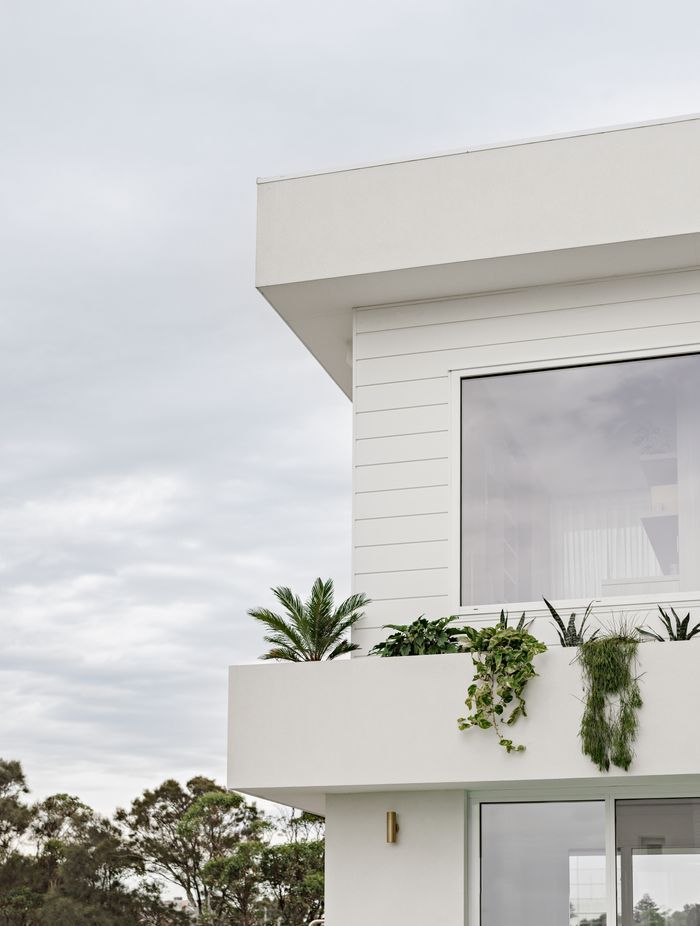 DecoClad Shadowline finished in simple, yet stunning DecoCoat Flat White colour.