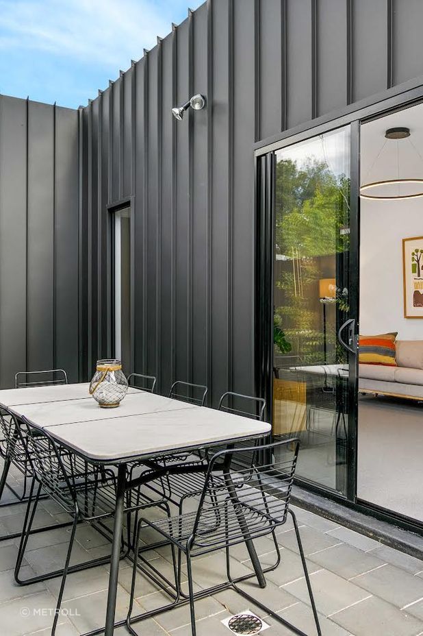 The information on Met-TECH by Metroll is regularly updated so builders can stay up to date on new regulations and perform to the best of their abilities