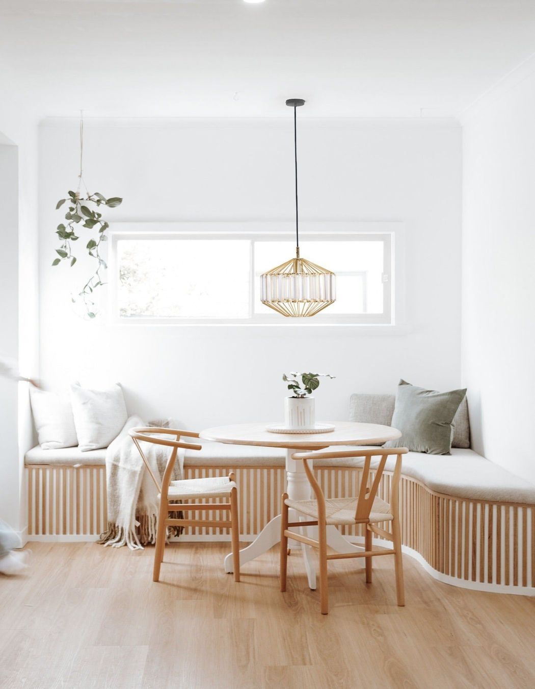 A Butler glass prism pendant draws the eye.