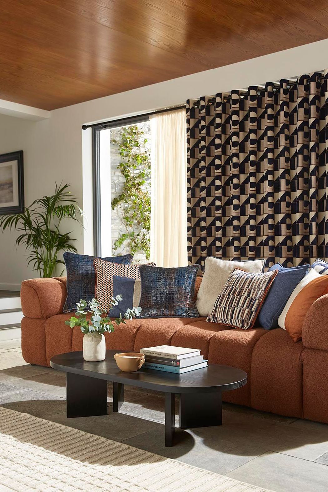 Rod. Fabric: ILIV, Infinity Velvet collection
