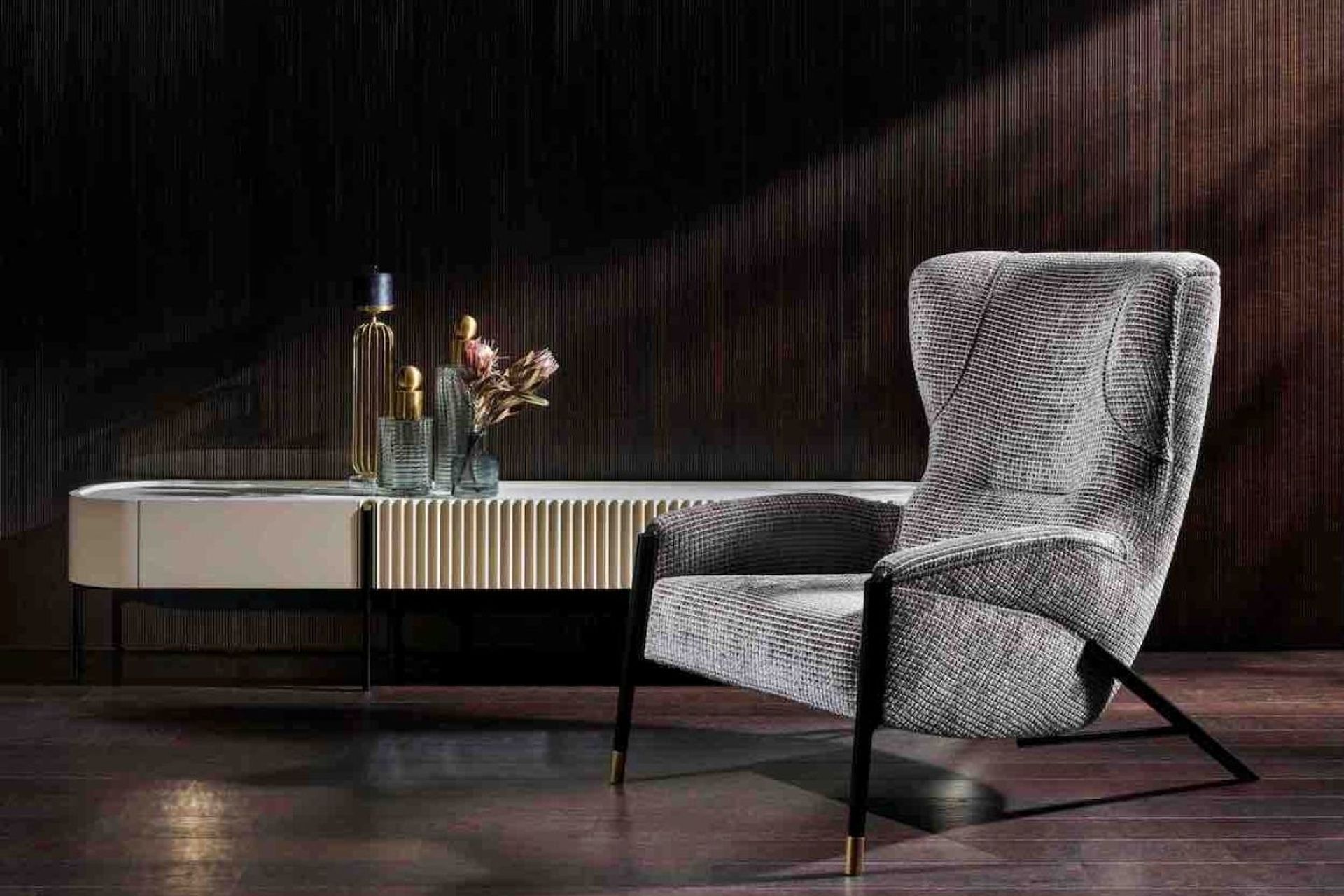 With its elegant Italian flair, the Modern Luxury TV Cabinet "Avenue" exudes luxury.