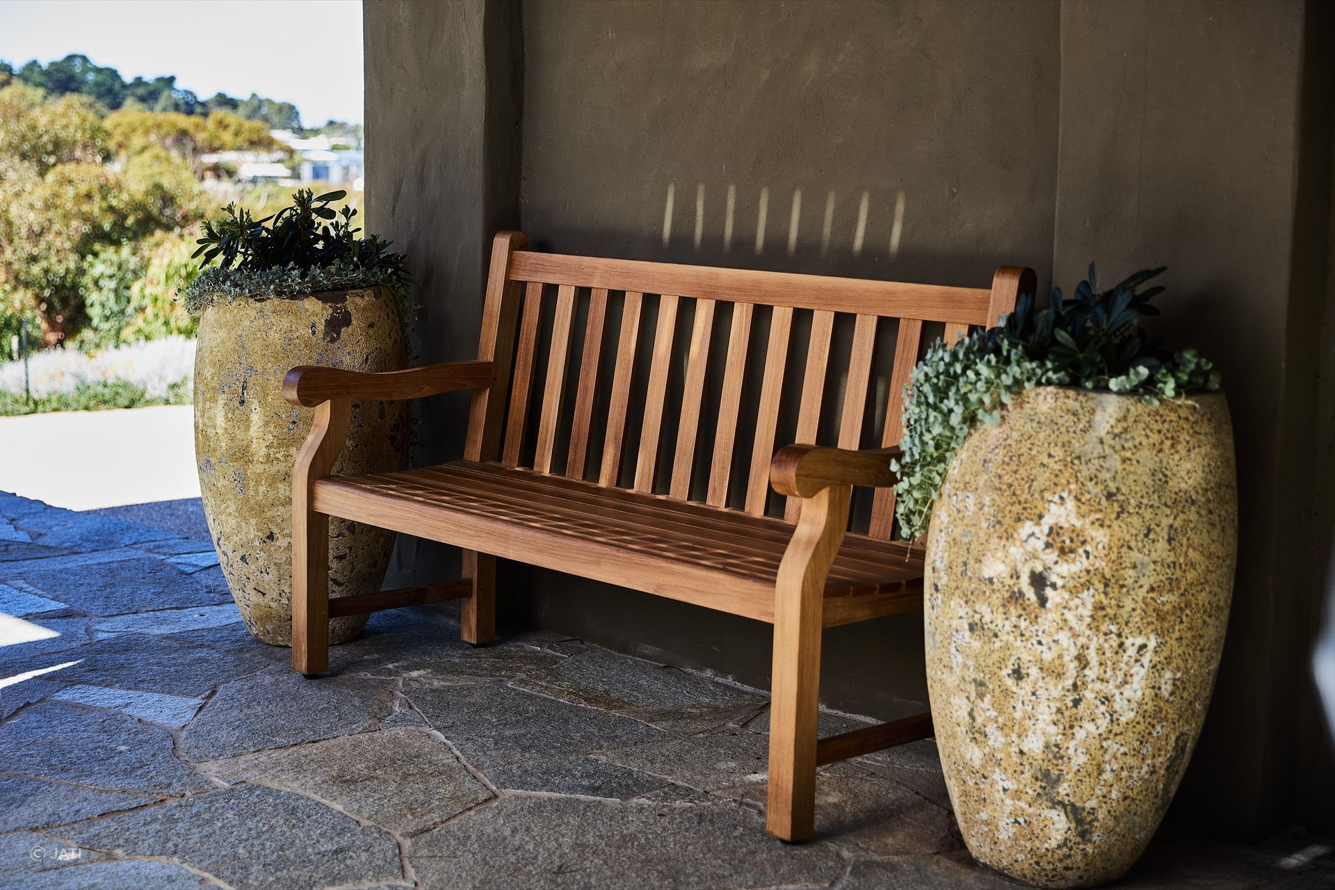 JatiJanJuc4th-Dec-Durham-bench-20-ap-compressed.jpg
