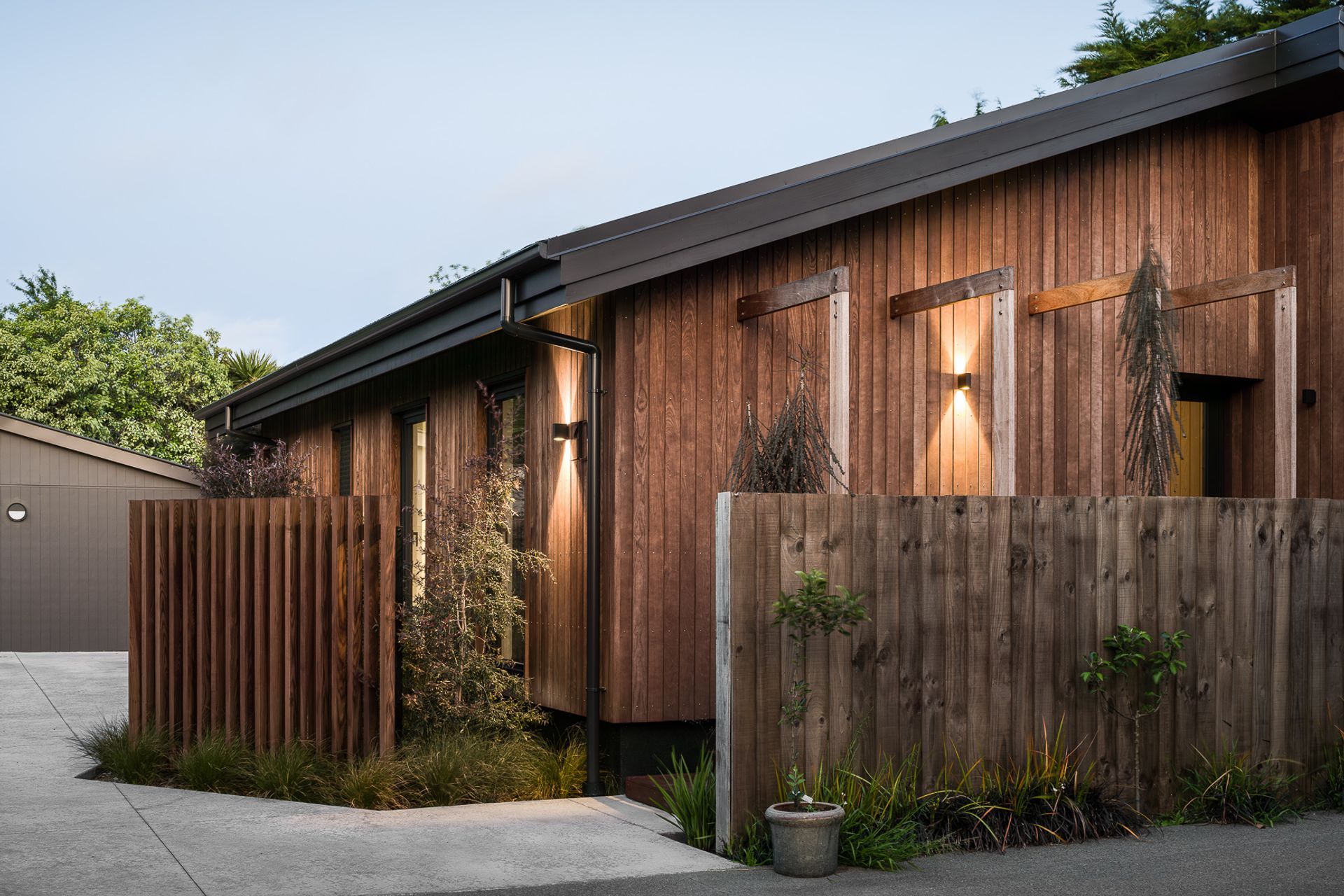 Dryden WoodOil in Walnut enhances the cladding's natural grain and tonal variation.