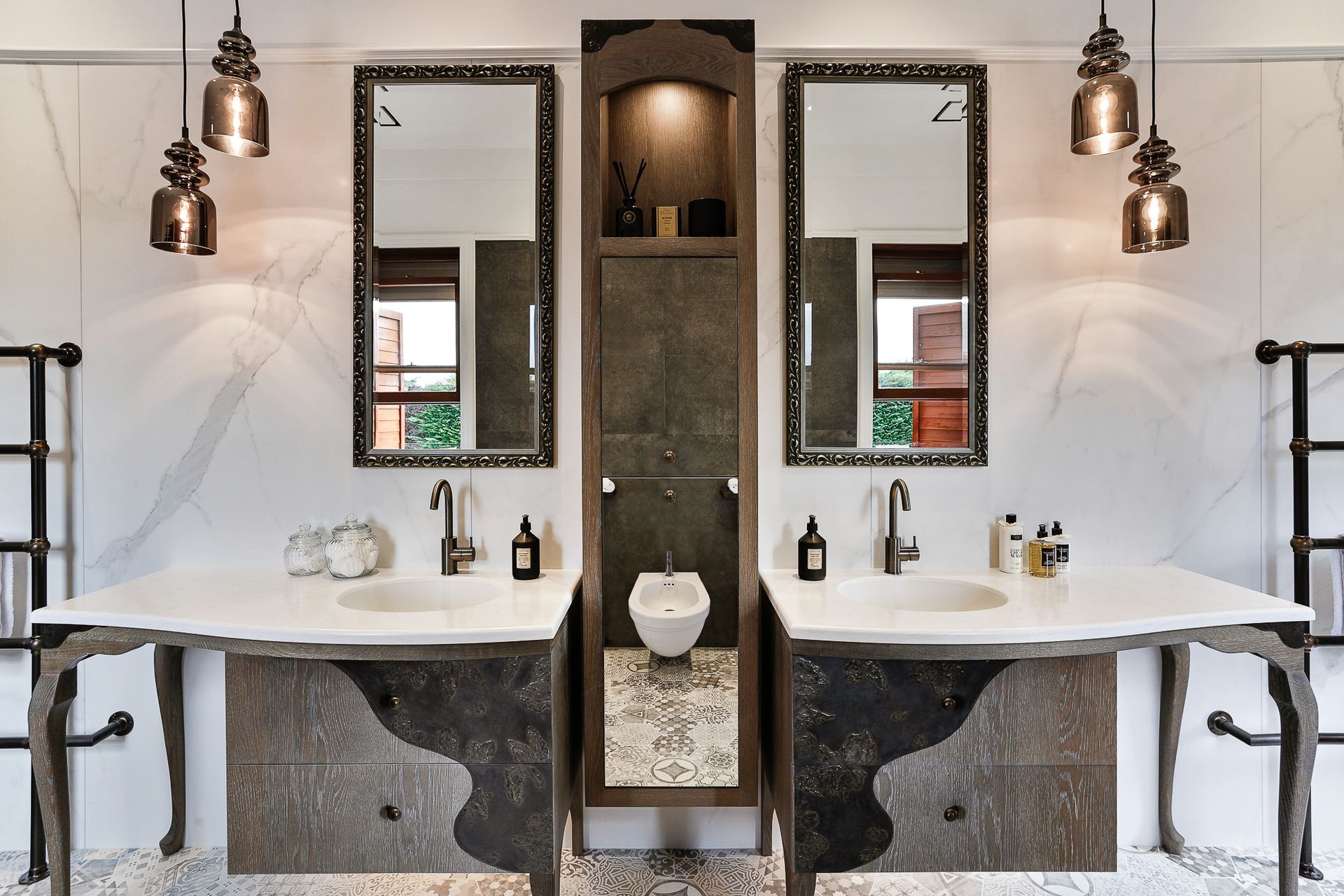 There's no shortage of great ideas when it comes to bathroom vanity lighting