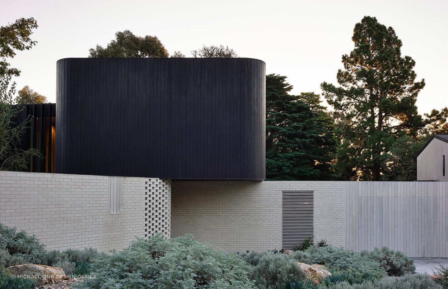 Brimar House, one of the many breathtaking brick homes in Australia - Photography: Derek Swalwell