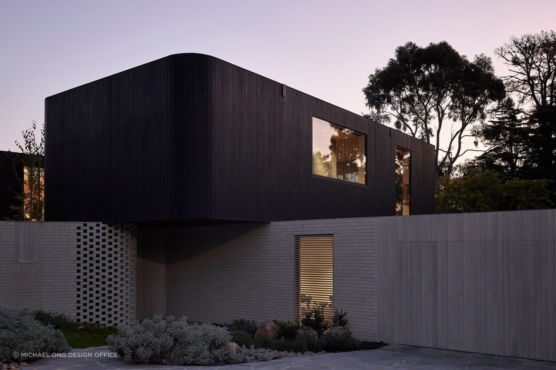 Brimar House is nothing short of a mesmerising interpretation of a contemporary brick home in Australia - Photography: Derek Swalwell
