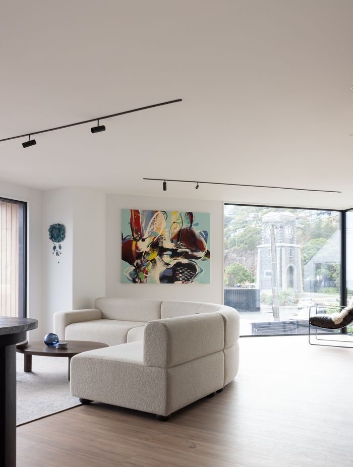 After browsing through a few options, Michelle landed on WISE Wood in Contempo Copper, chosen for its rich colour that would complement the home’s other finishes well.