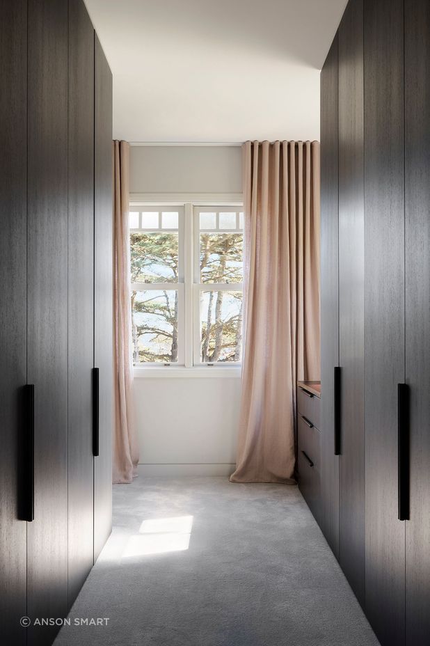 Edge Pull handles provide symmetry in the dressing room.