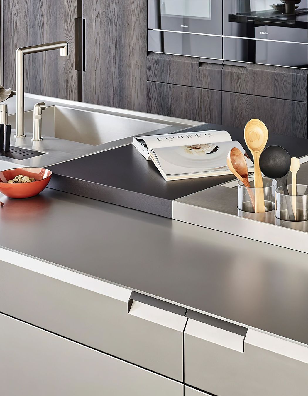 Poliform-Web-Stainless-Steel-Kitchen-Blog-051080x.jpeg