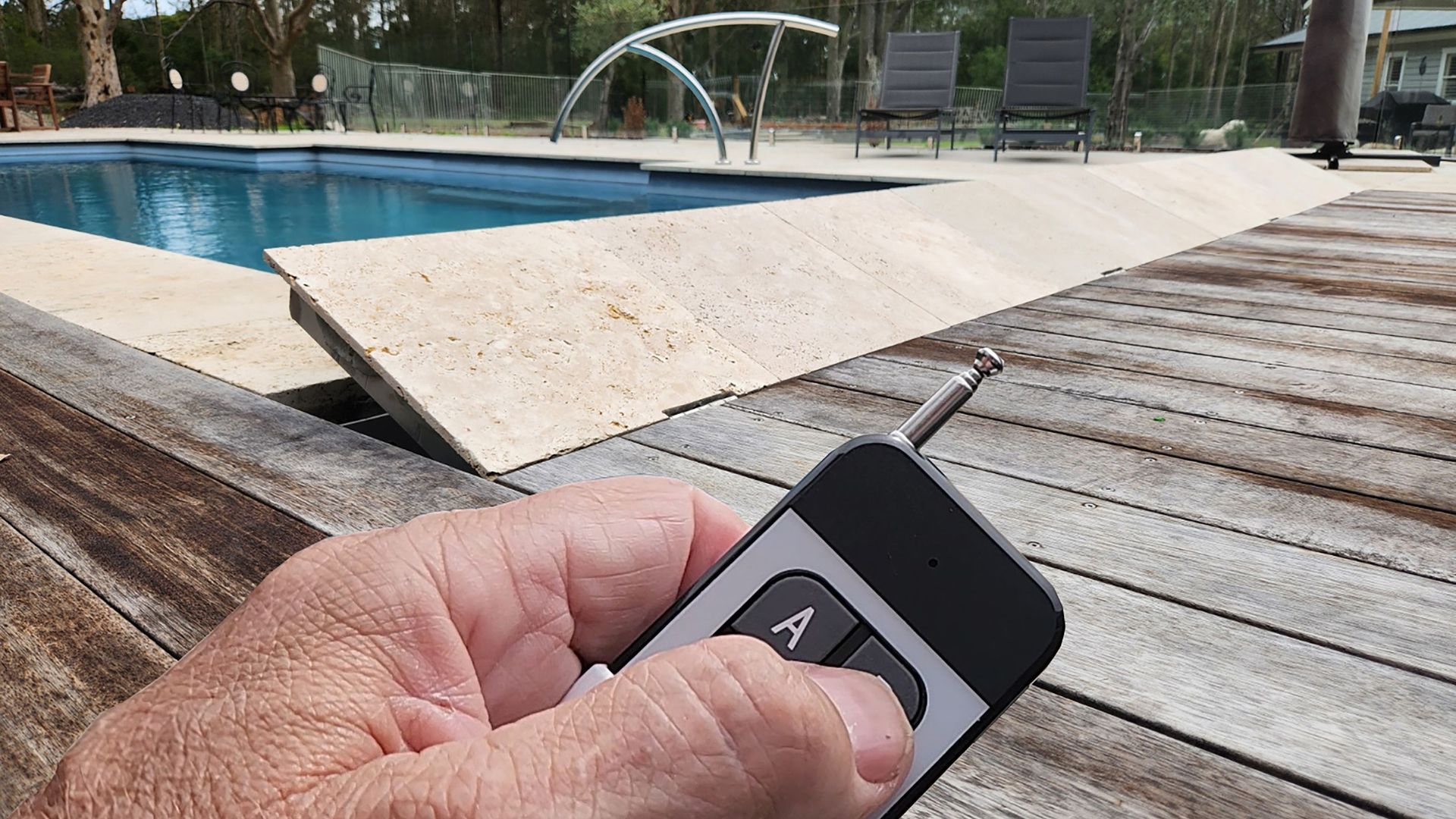 Aussie UnderCover Power Lid in Action video